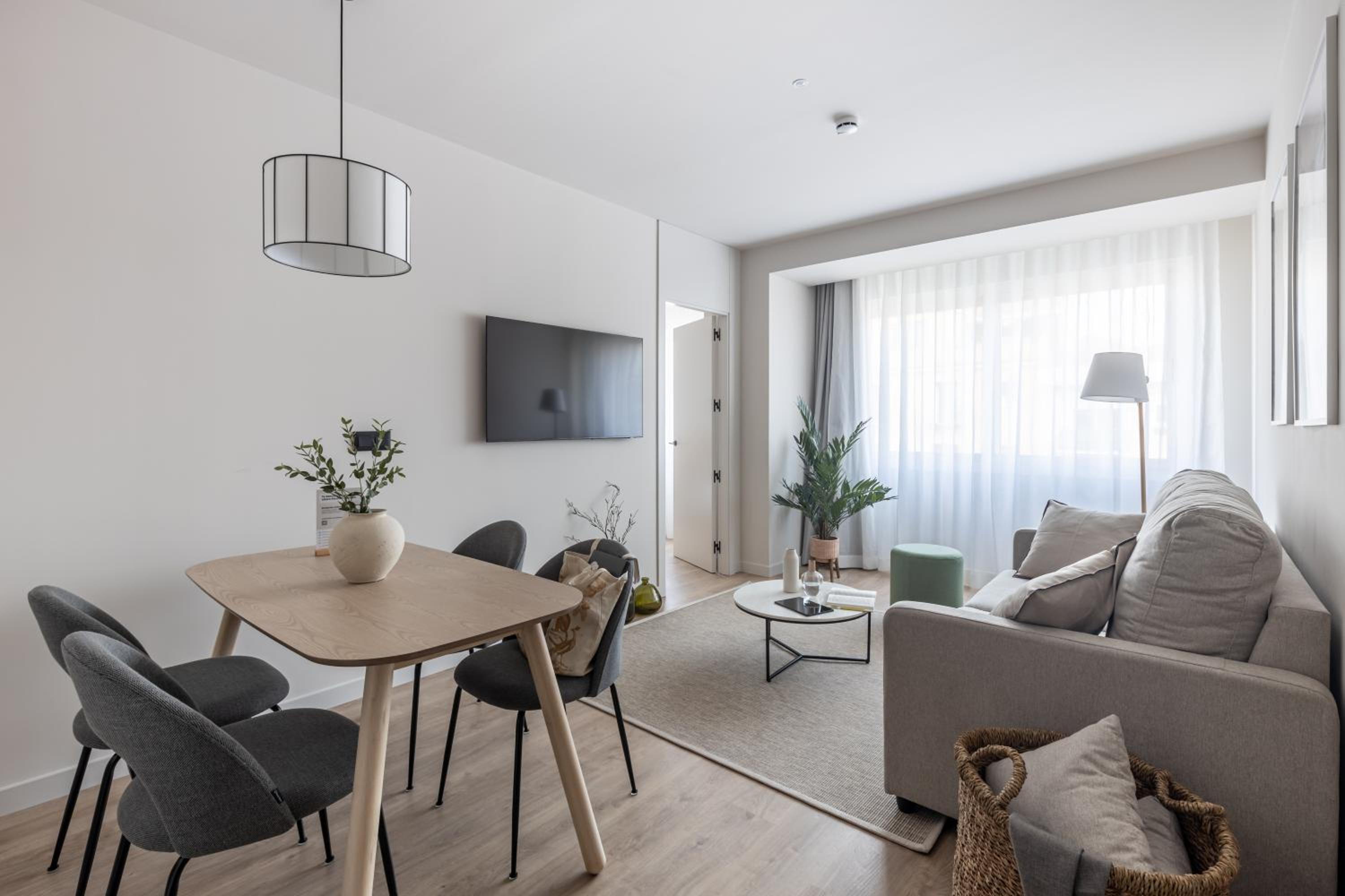 One-Bedroom Apartment - Photo 1