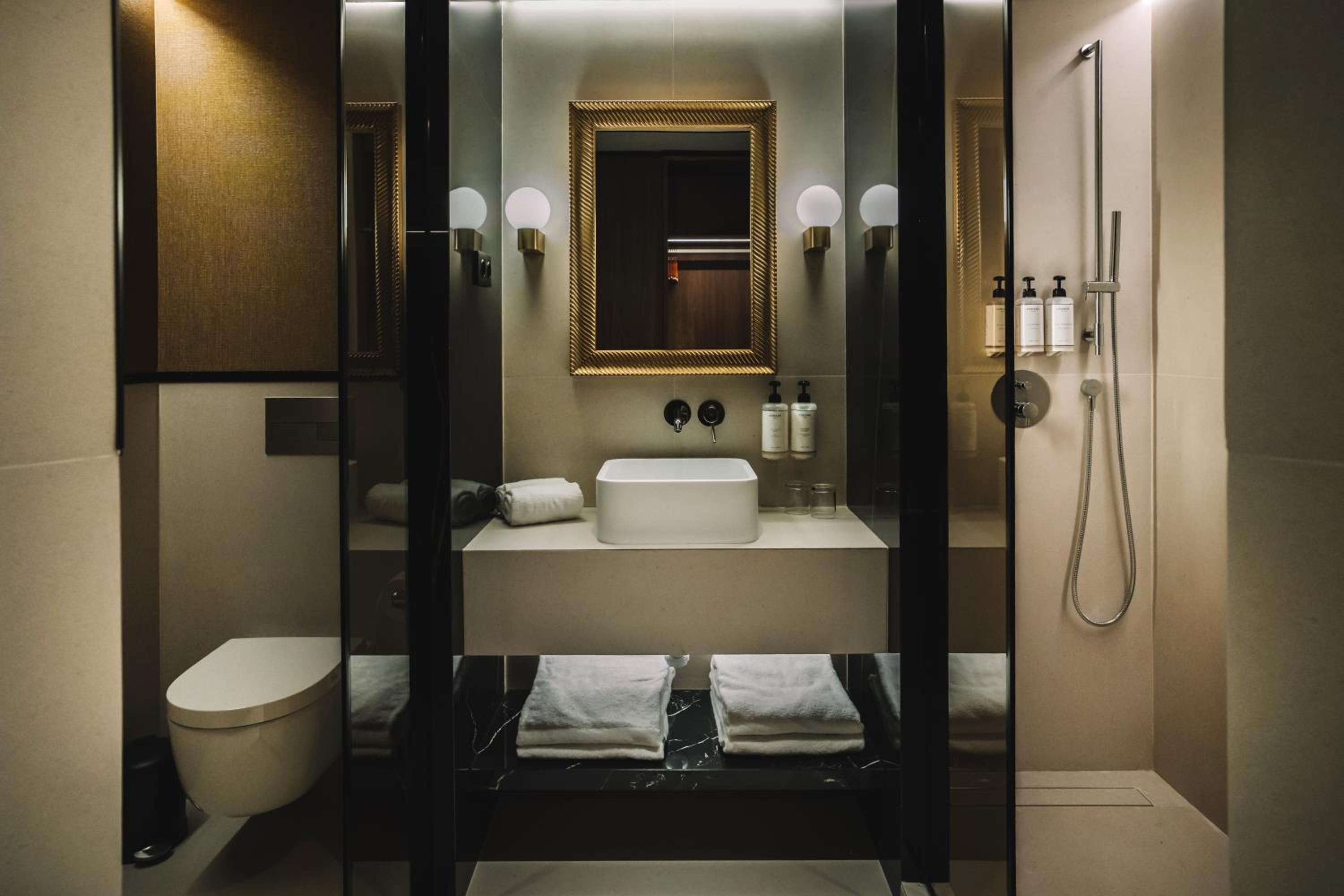 Standard Double Room - Photo 5