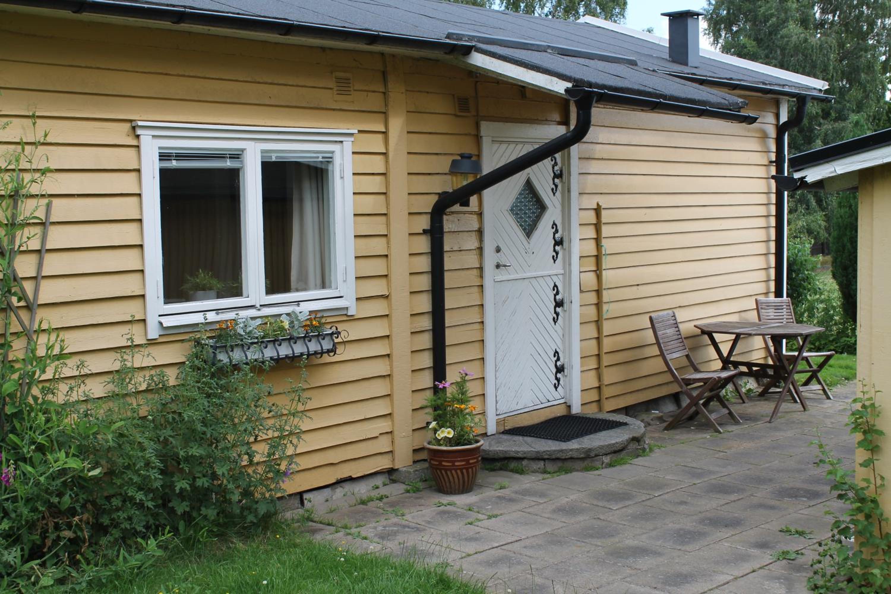 Three-Bedroom House photo 2