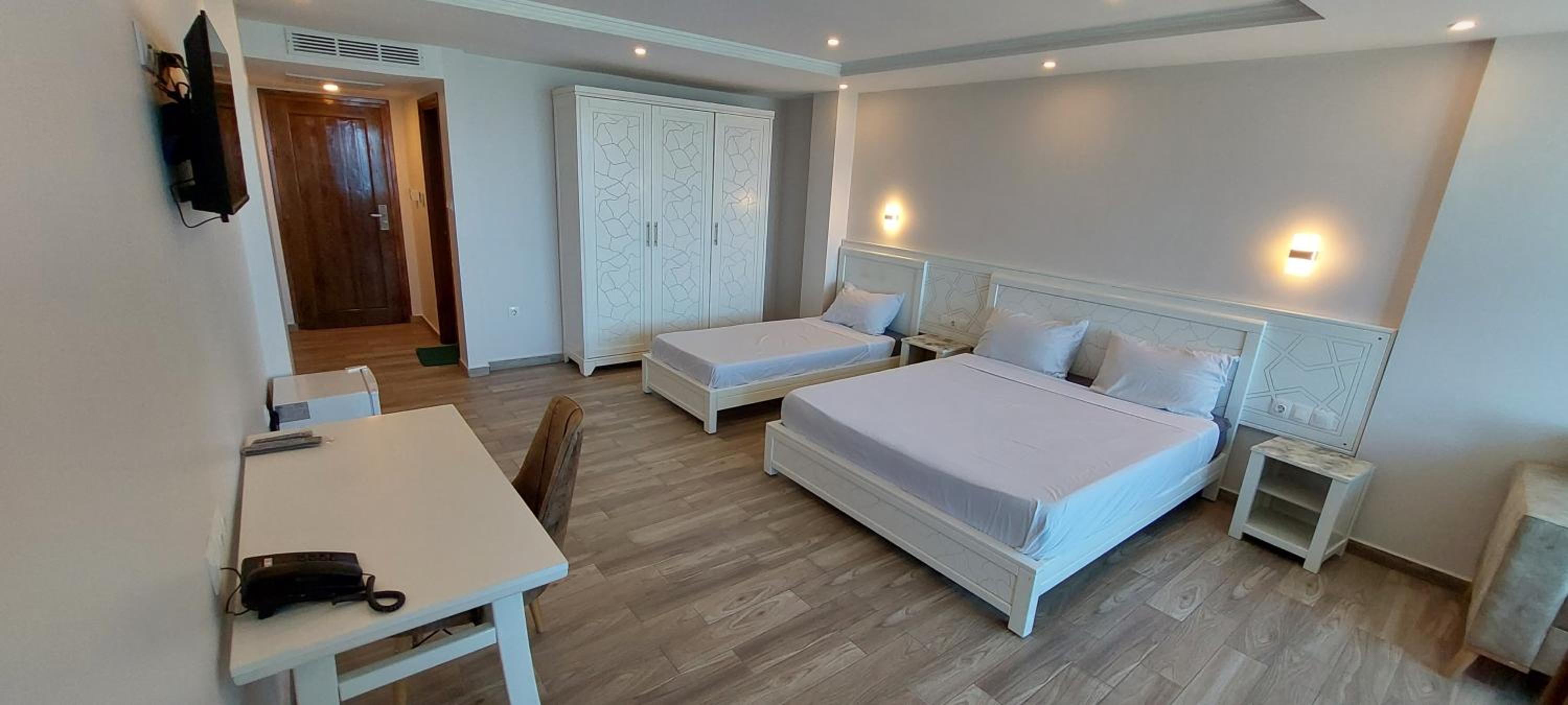 Standard Triple Room With Sea View