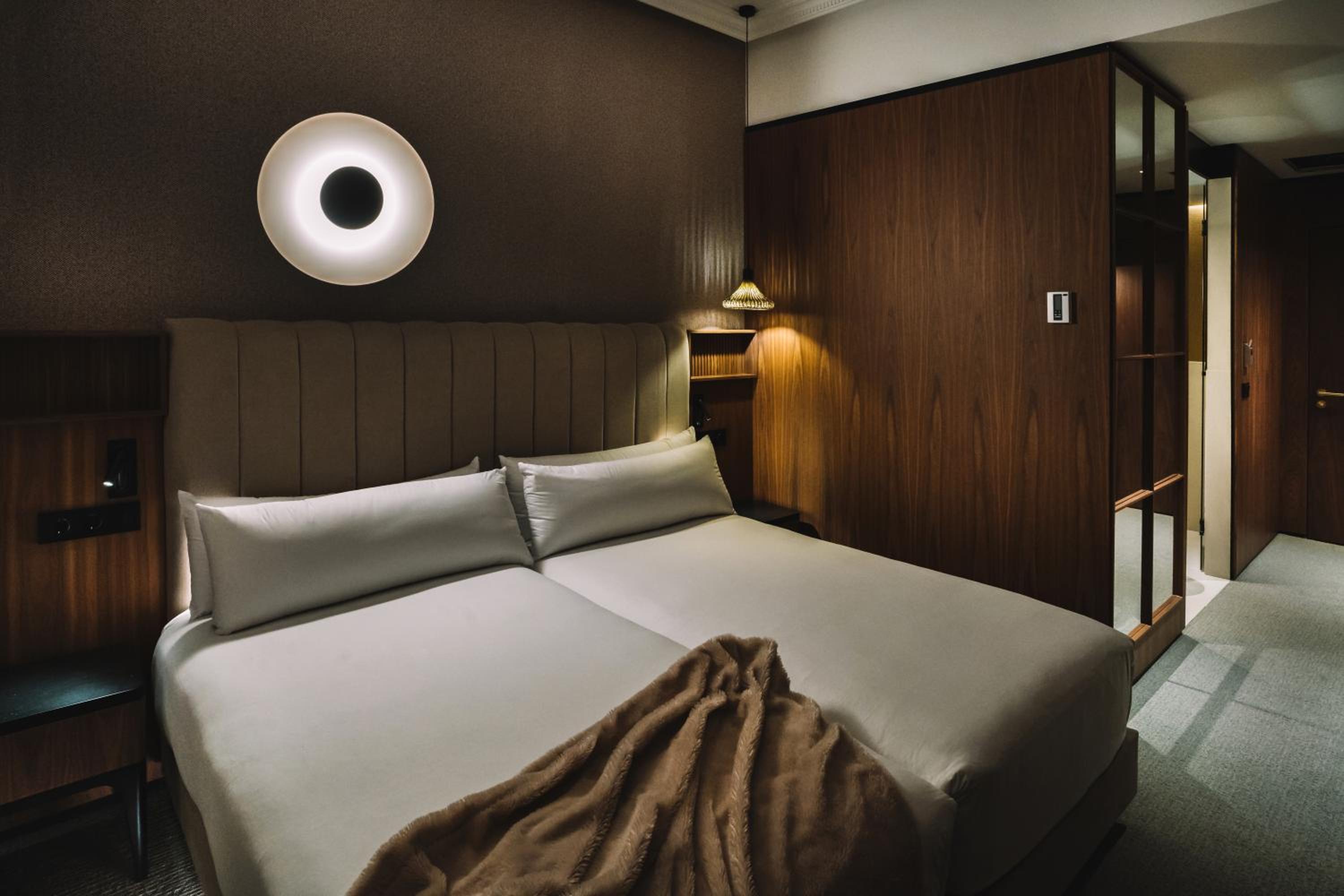 Standard Twin Room - Photo 1