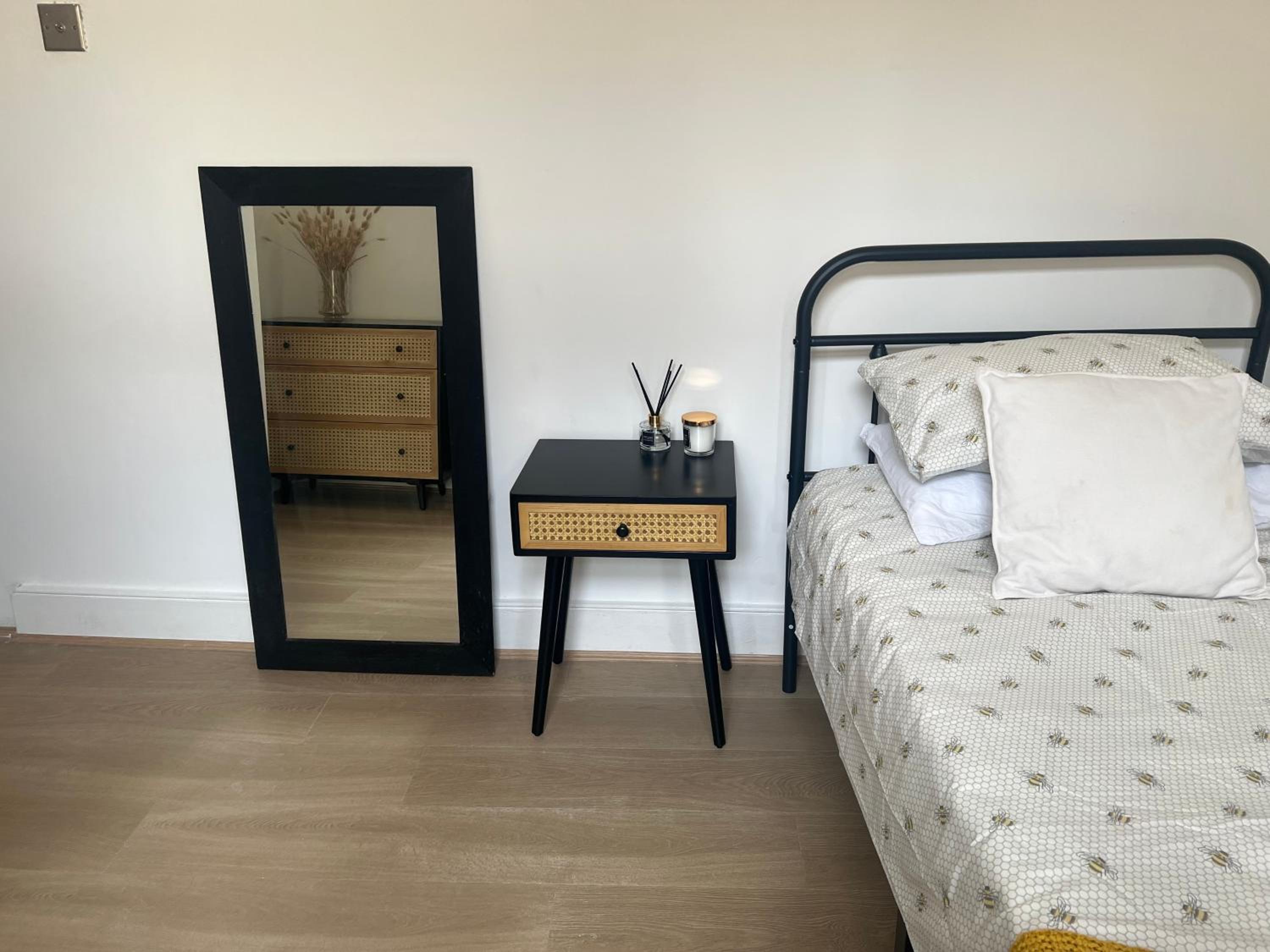Single Room With Shared Bathroom photo 2
