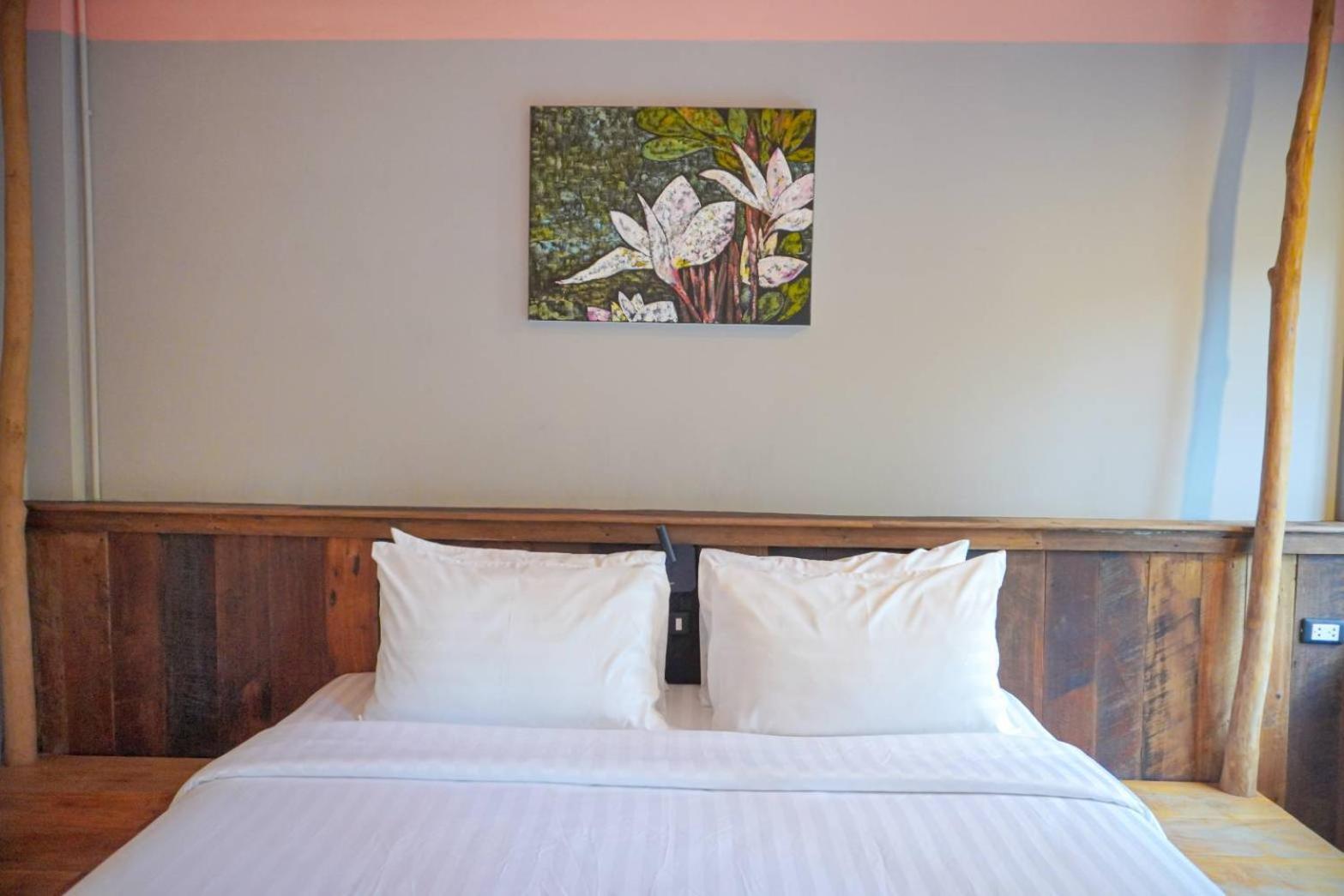 Deluxe Room - Photo 5