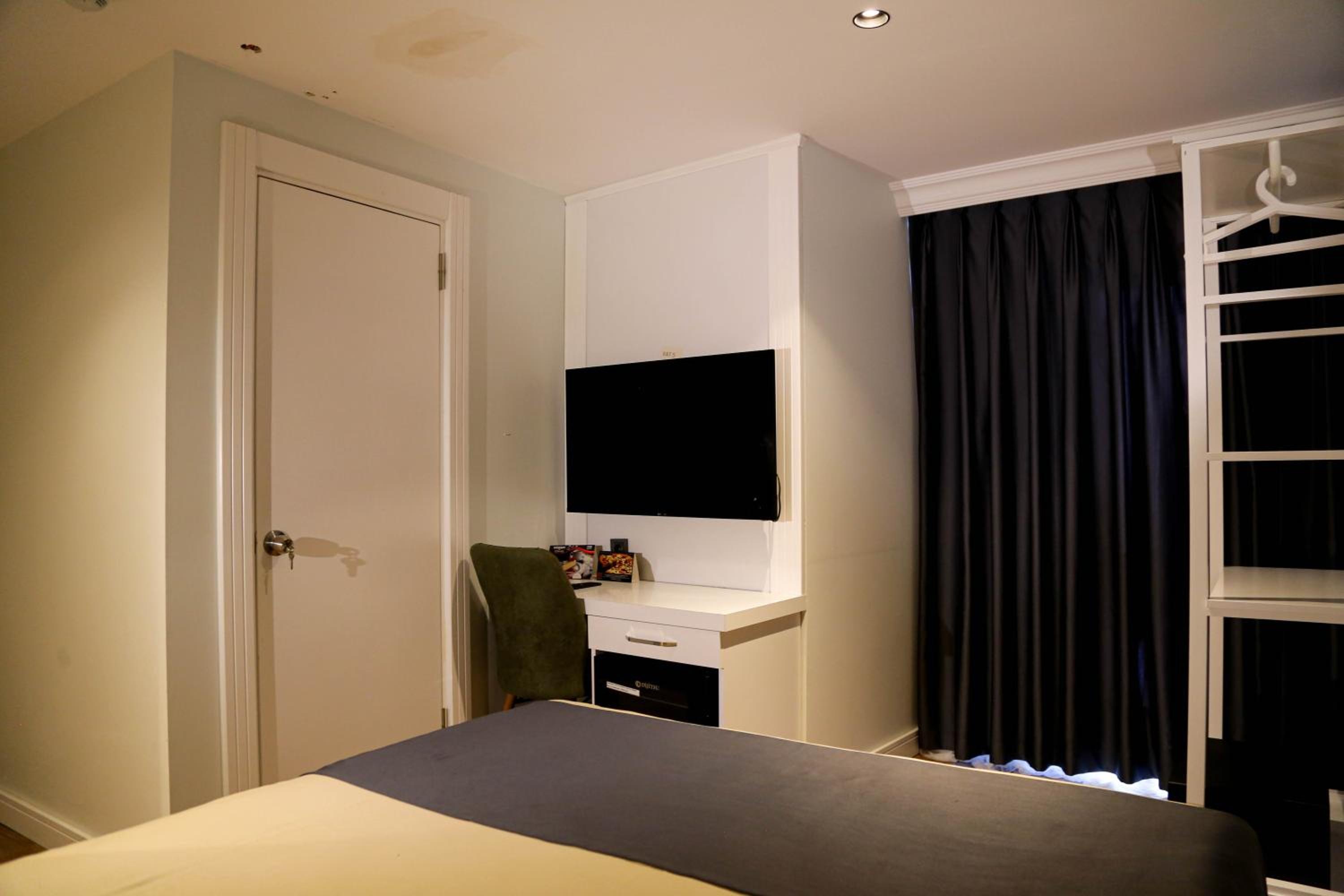 Deluxe Double Room - Photo 35