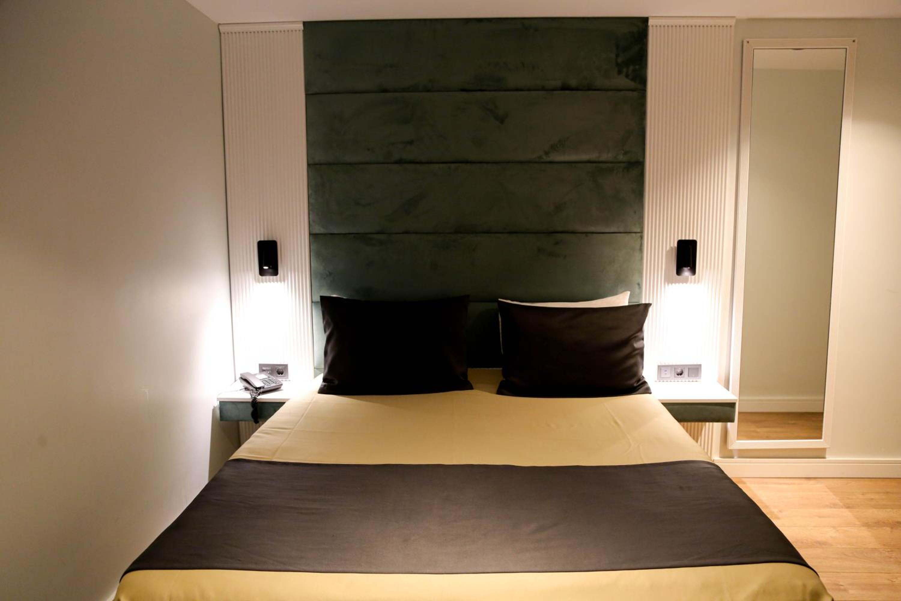 Deluxe Double Room - Photo 37