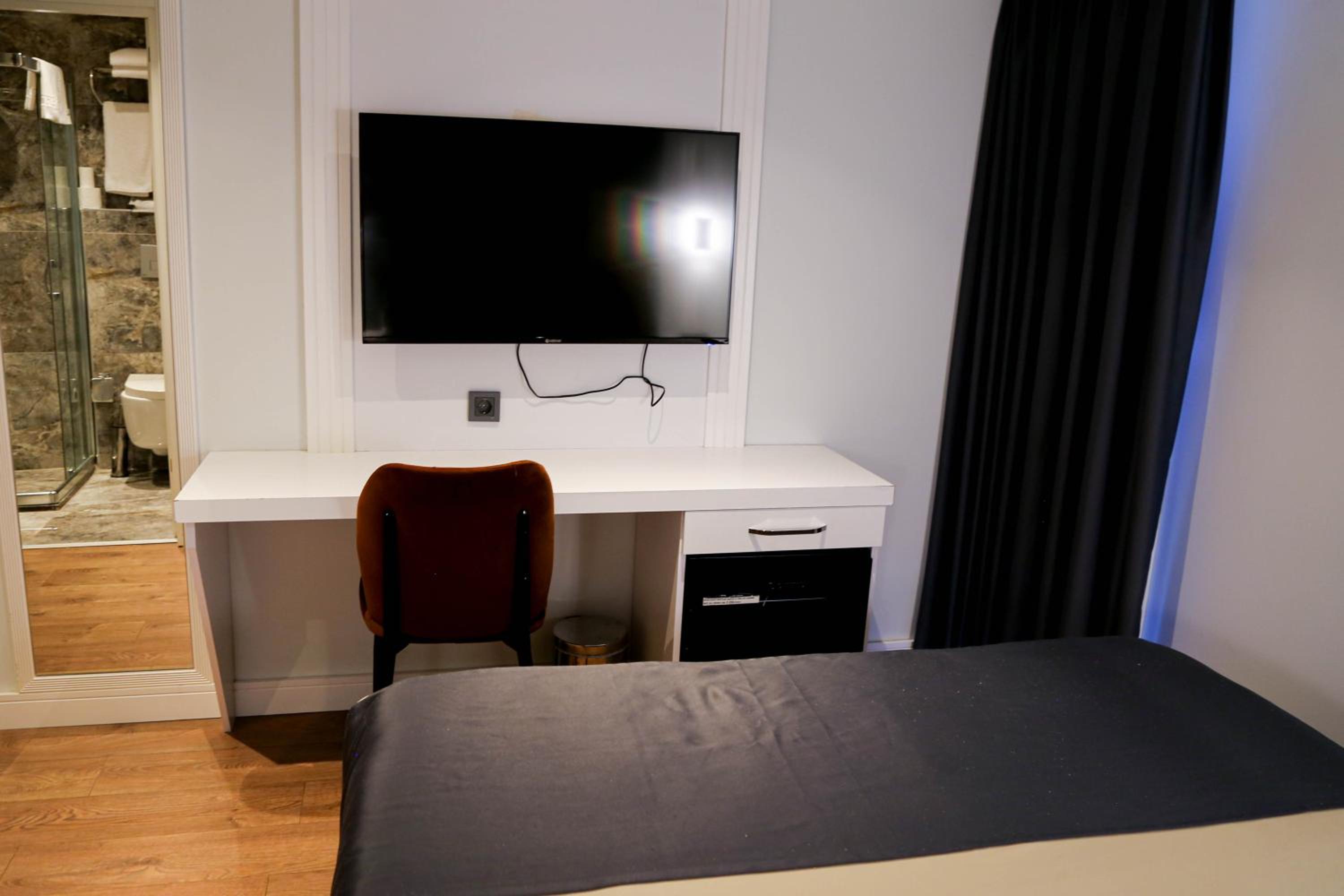 Deluxe Double Room - Photo 32