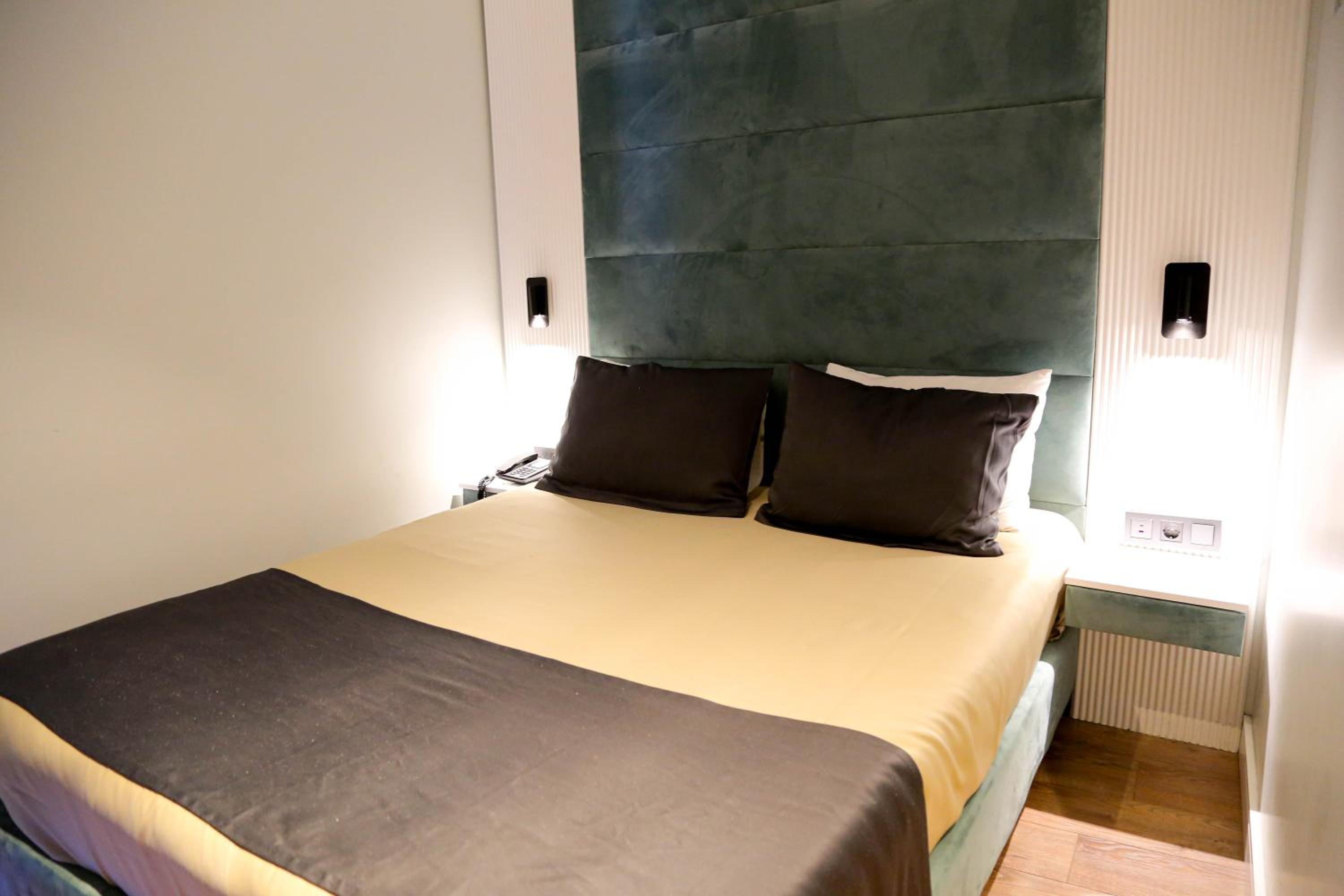 Deluxe Double Room - Photo 28