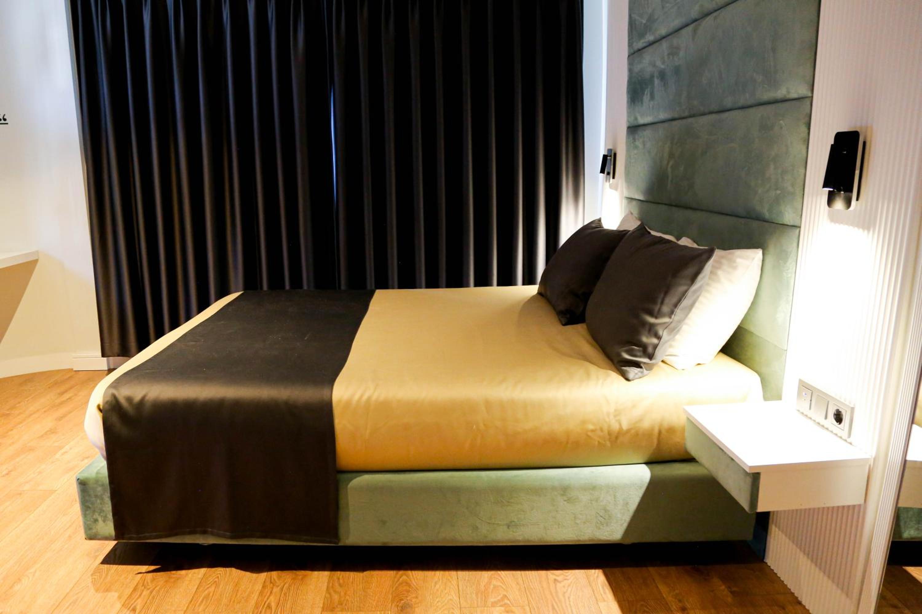 Deluxe Double Room - Photo 40