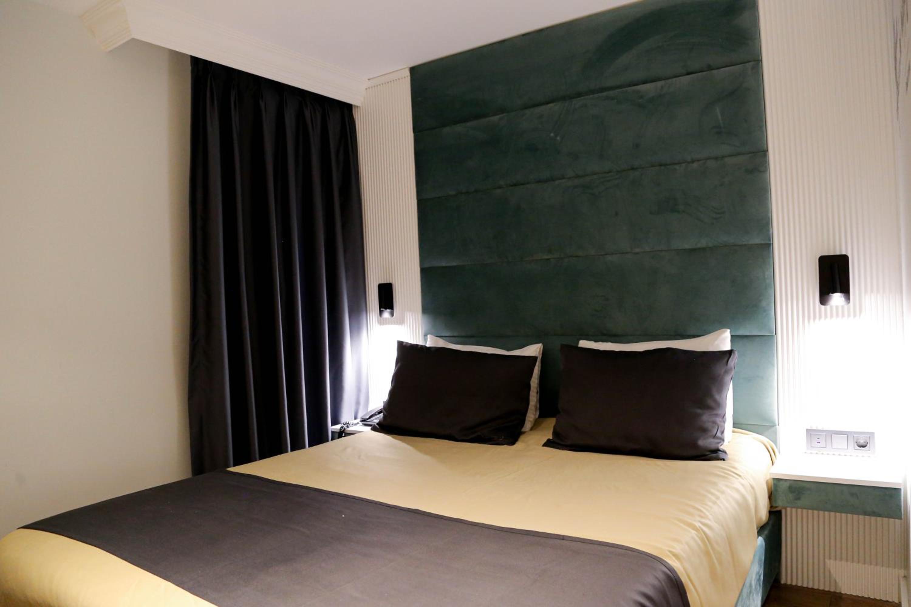 Deluxe Double Room - Photo 17
