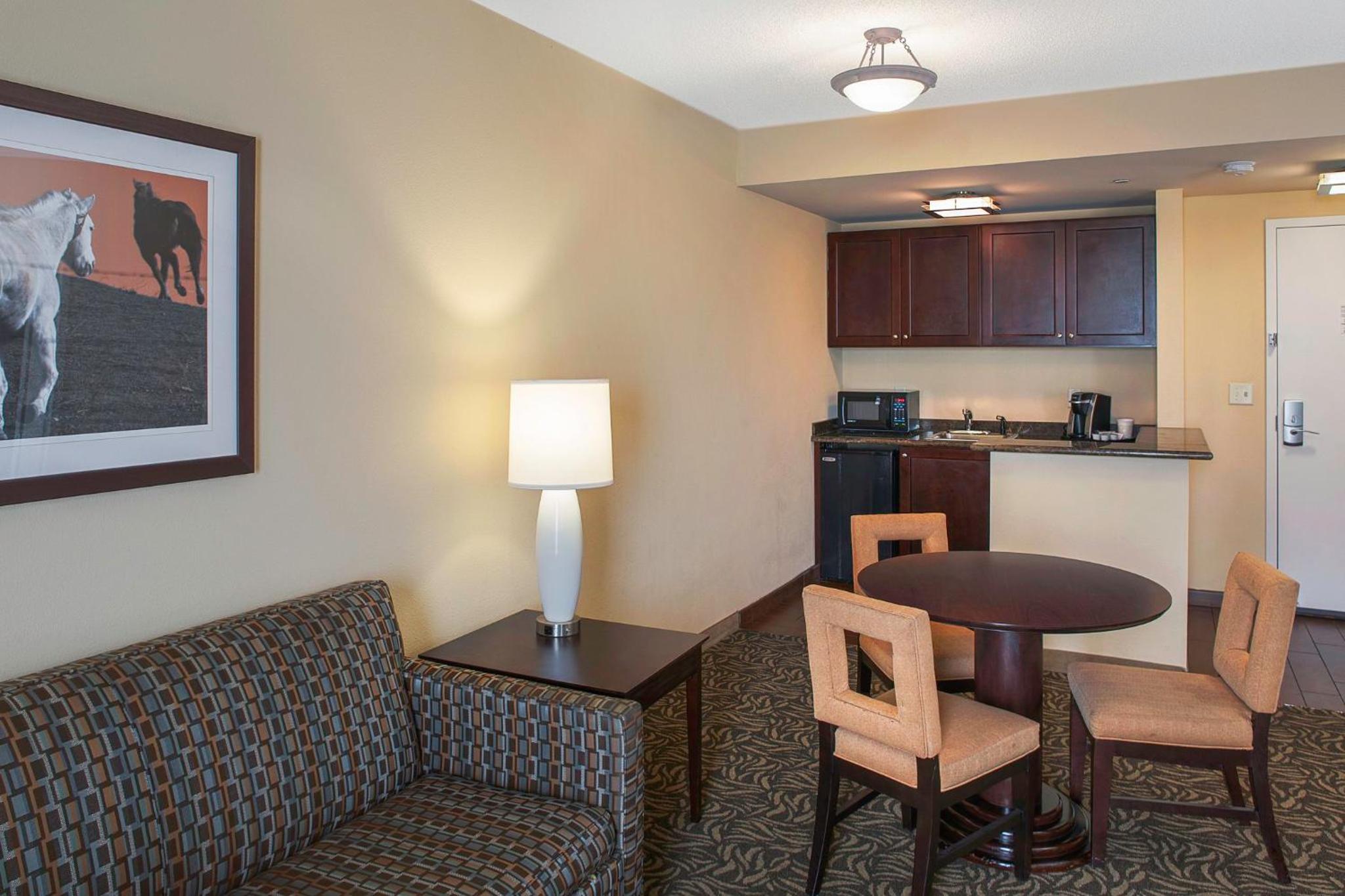 King Suite - Photo 3