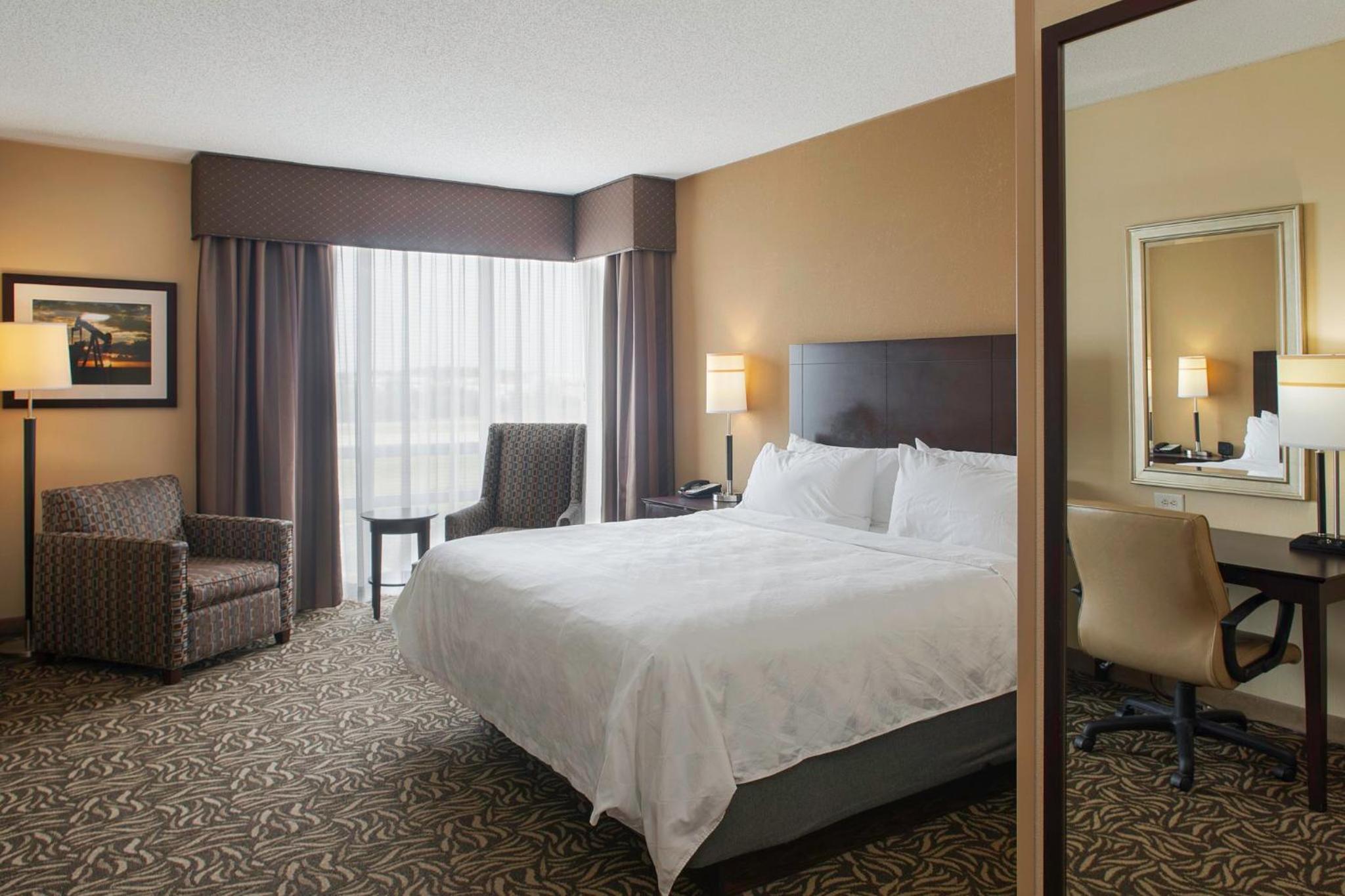 Premium Corner King Room - Photo 1