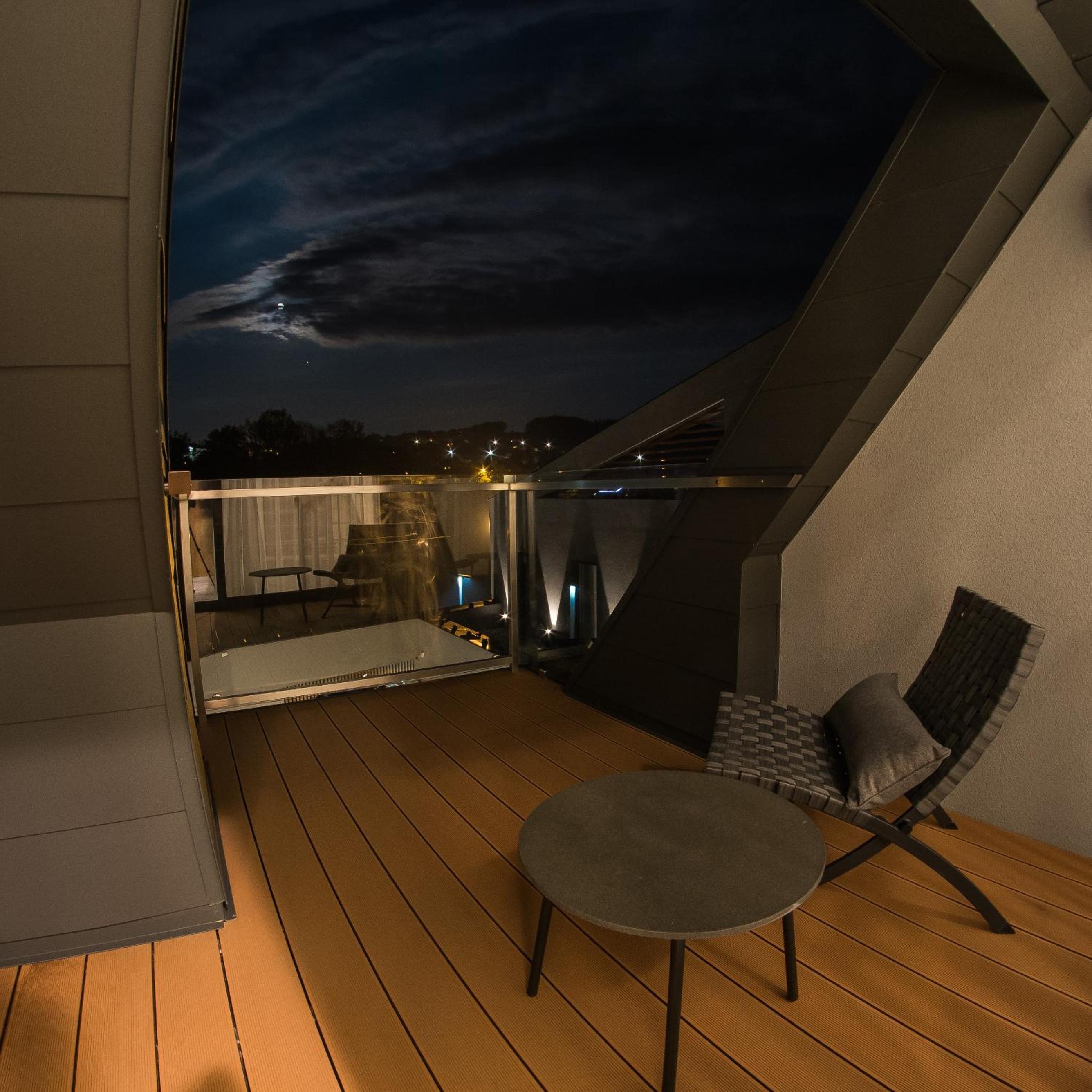 Suite - Photo 2