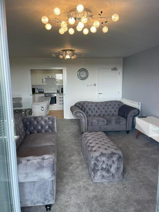 Three-Bedroom Apartment photo 2