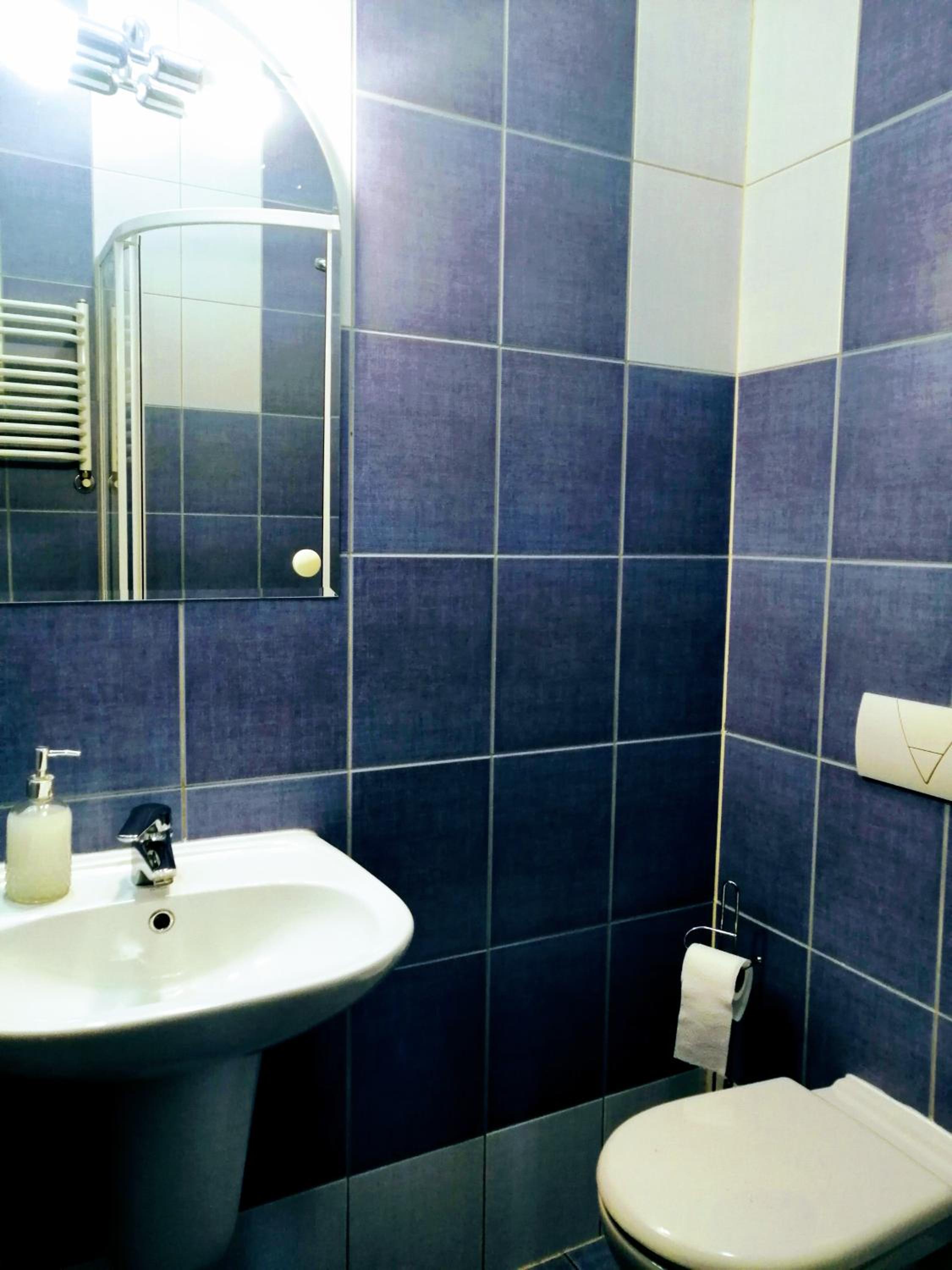 Twin Room - Photo 2
