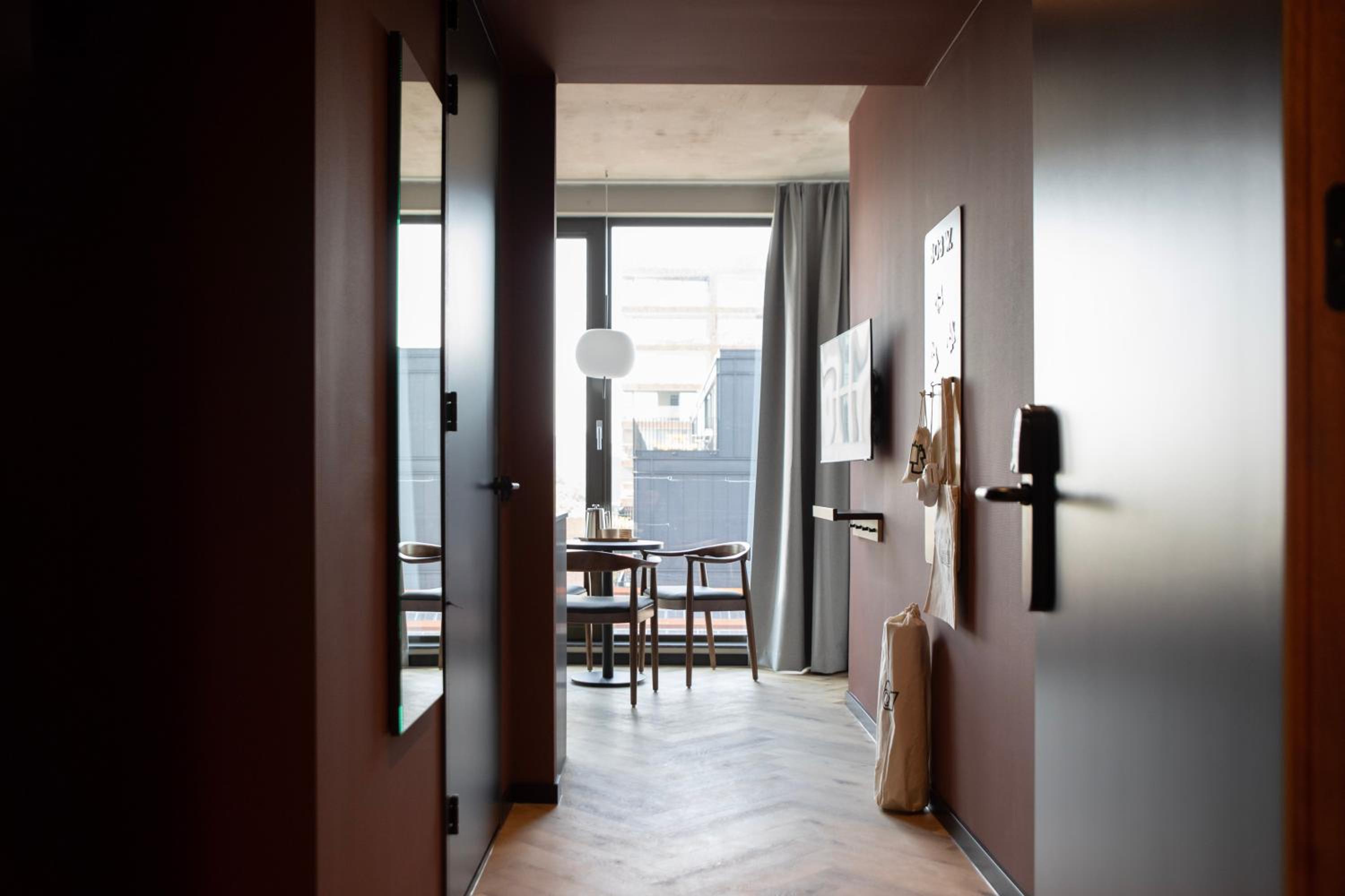 Spacious Studio with Kitchen