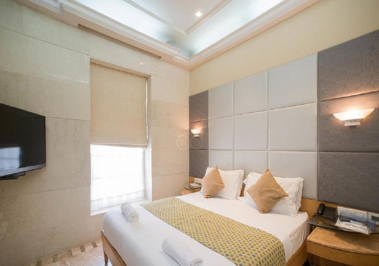 Deluxe King Room - Photo 3