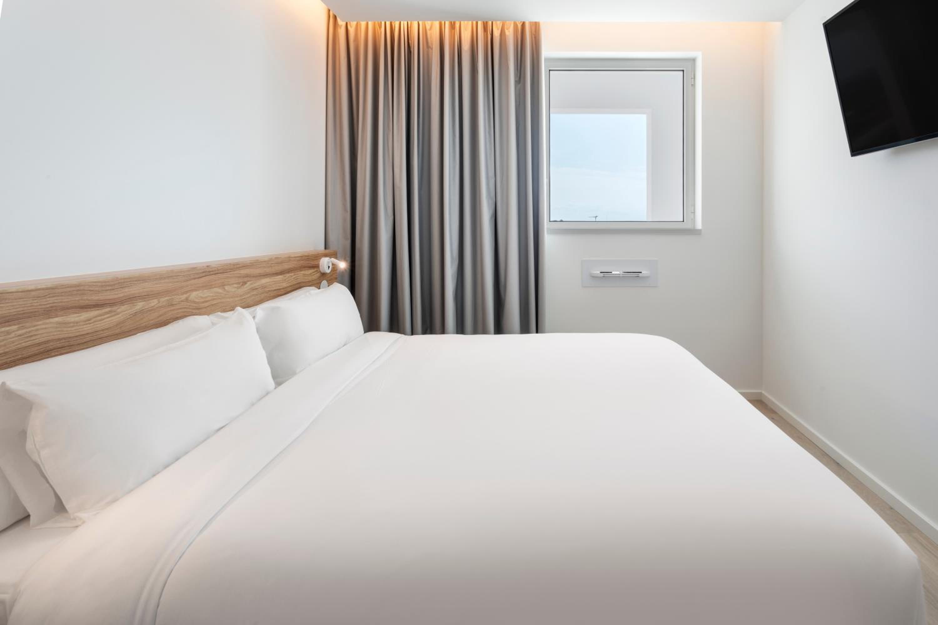 Double Room - Photo 2