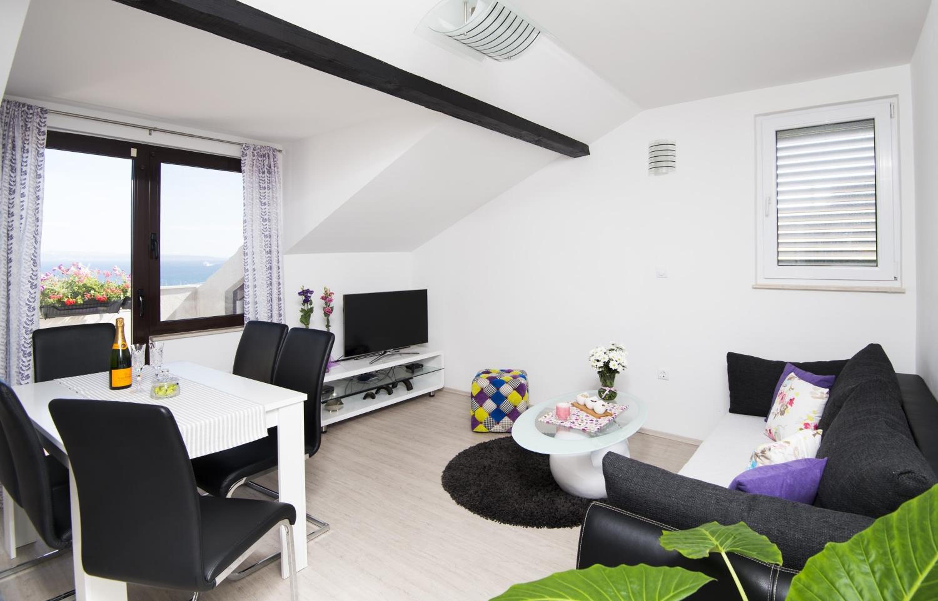 Apartment with Sea View