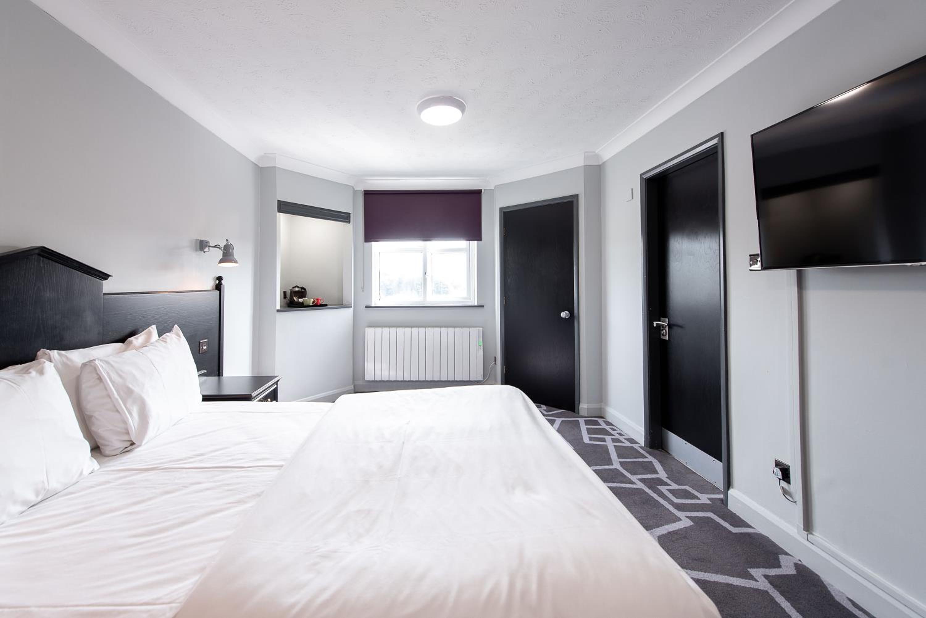 Club Room (FREE GYM & POOL ACCESS) - Photo 8