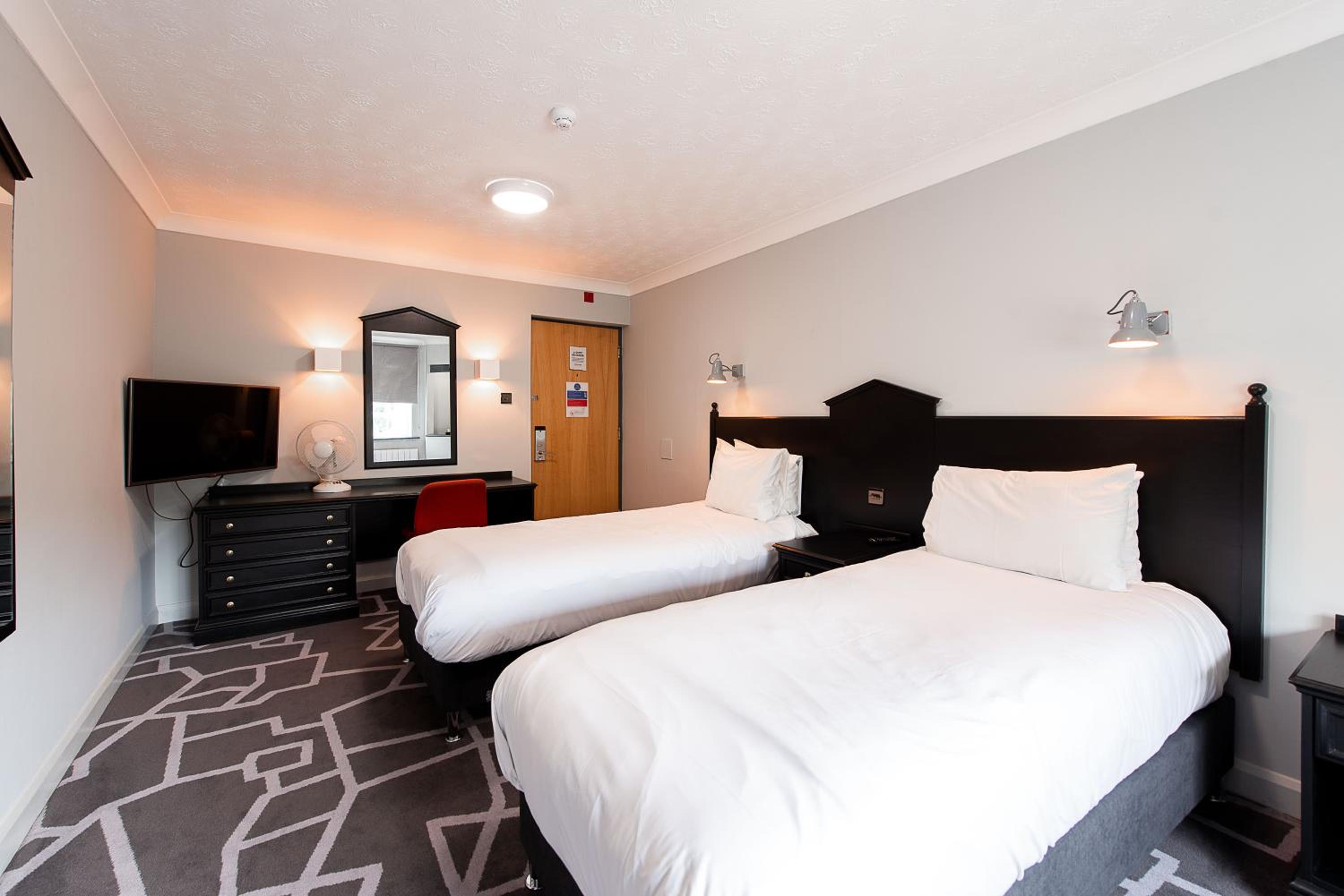 Twin Room - Photo 1