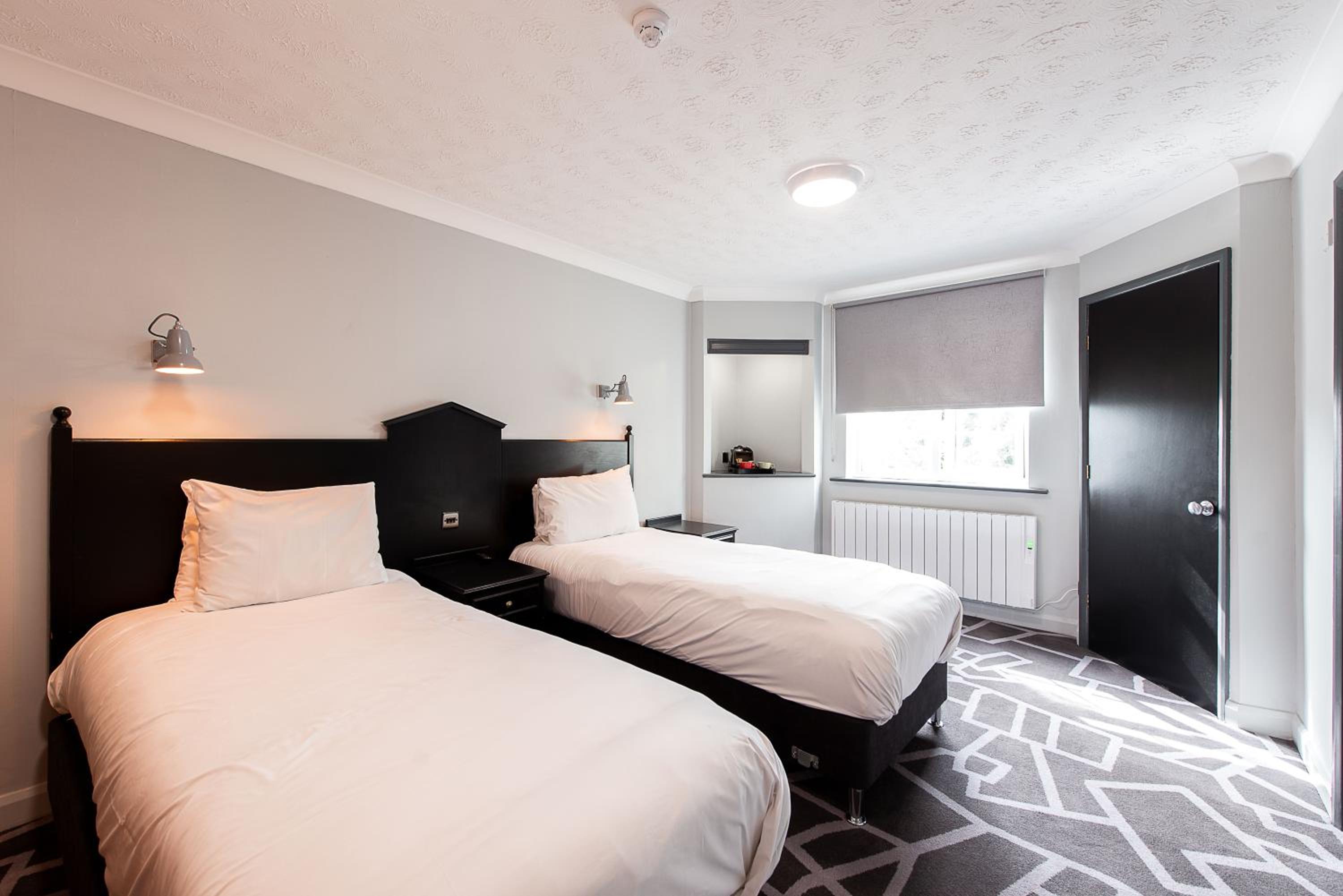 Twin Room - Photo 6