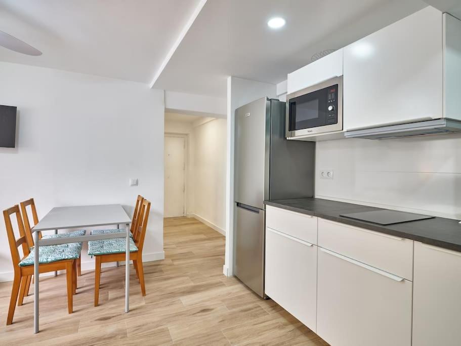 Three-Bedroom Apartment photo 2