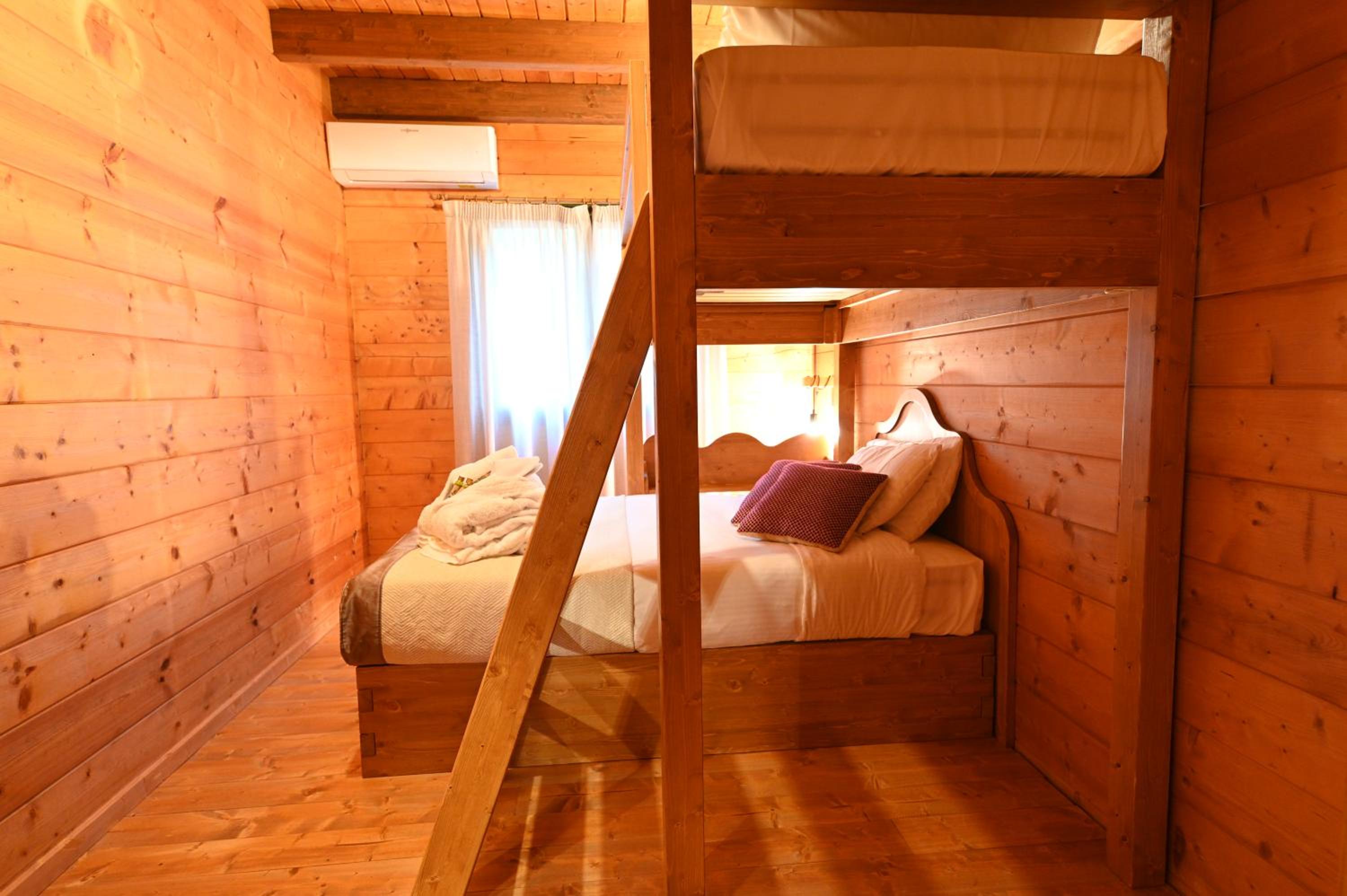 Superior Chalet - Photo 6