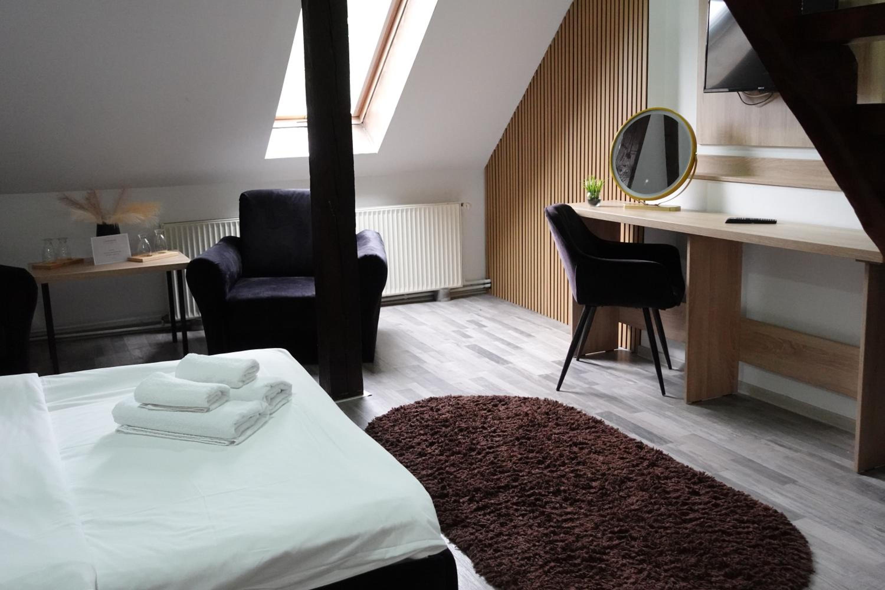 Attic Triple Room without balcony photo 3