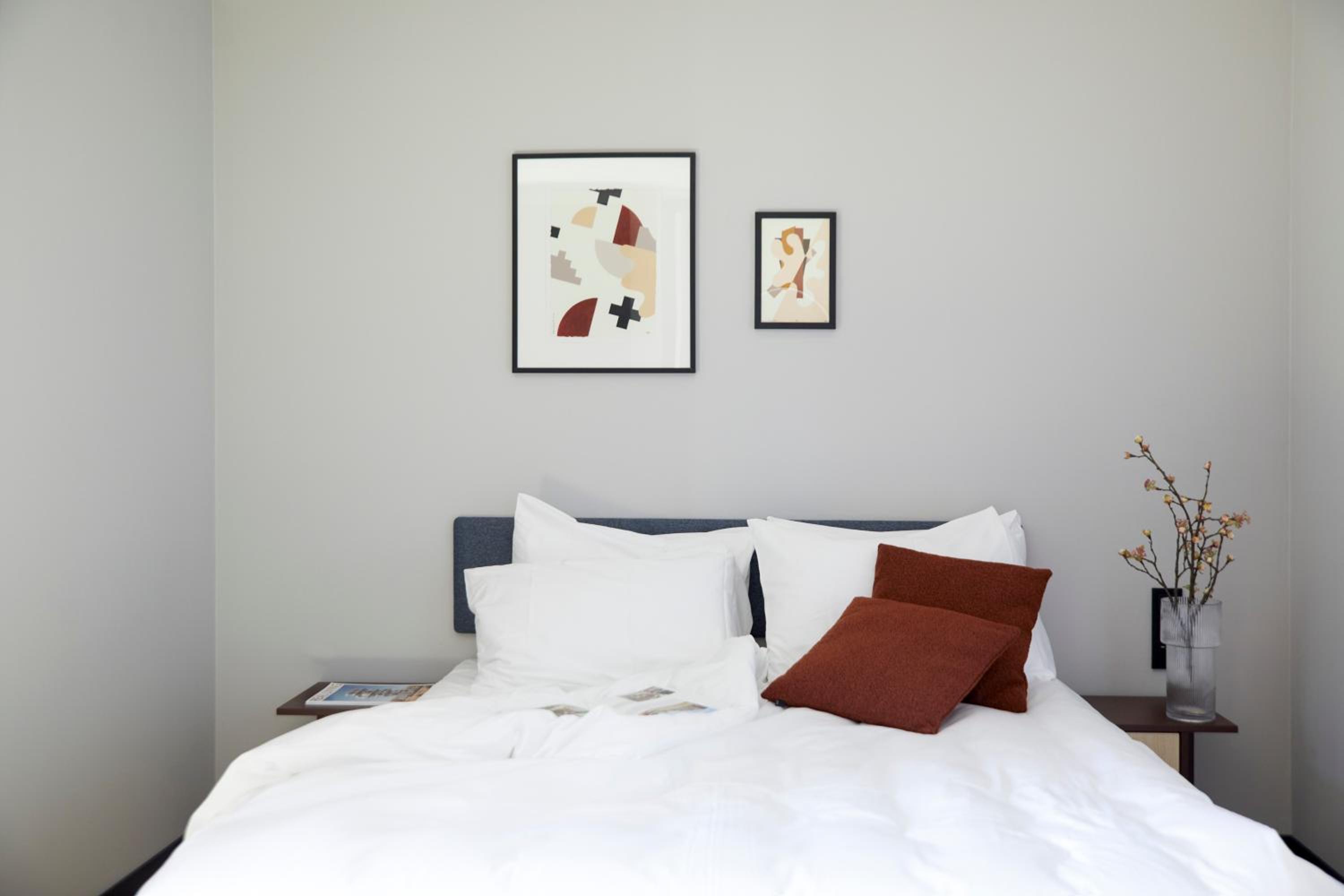 Apartment With Terrace thumbnail 5