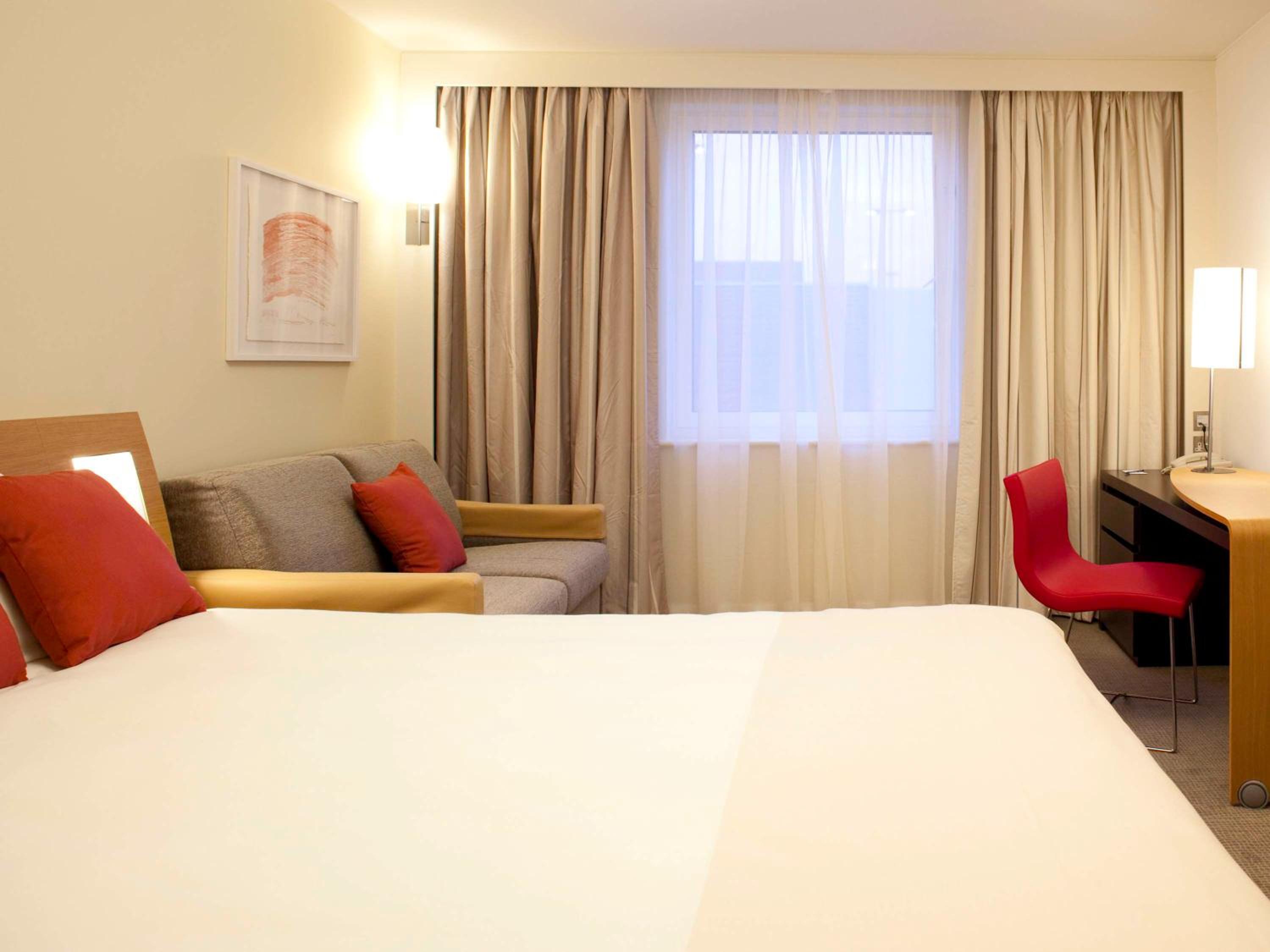Superior Room with Queen Bed and Sofa Bed - Photo 6