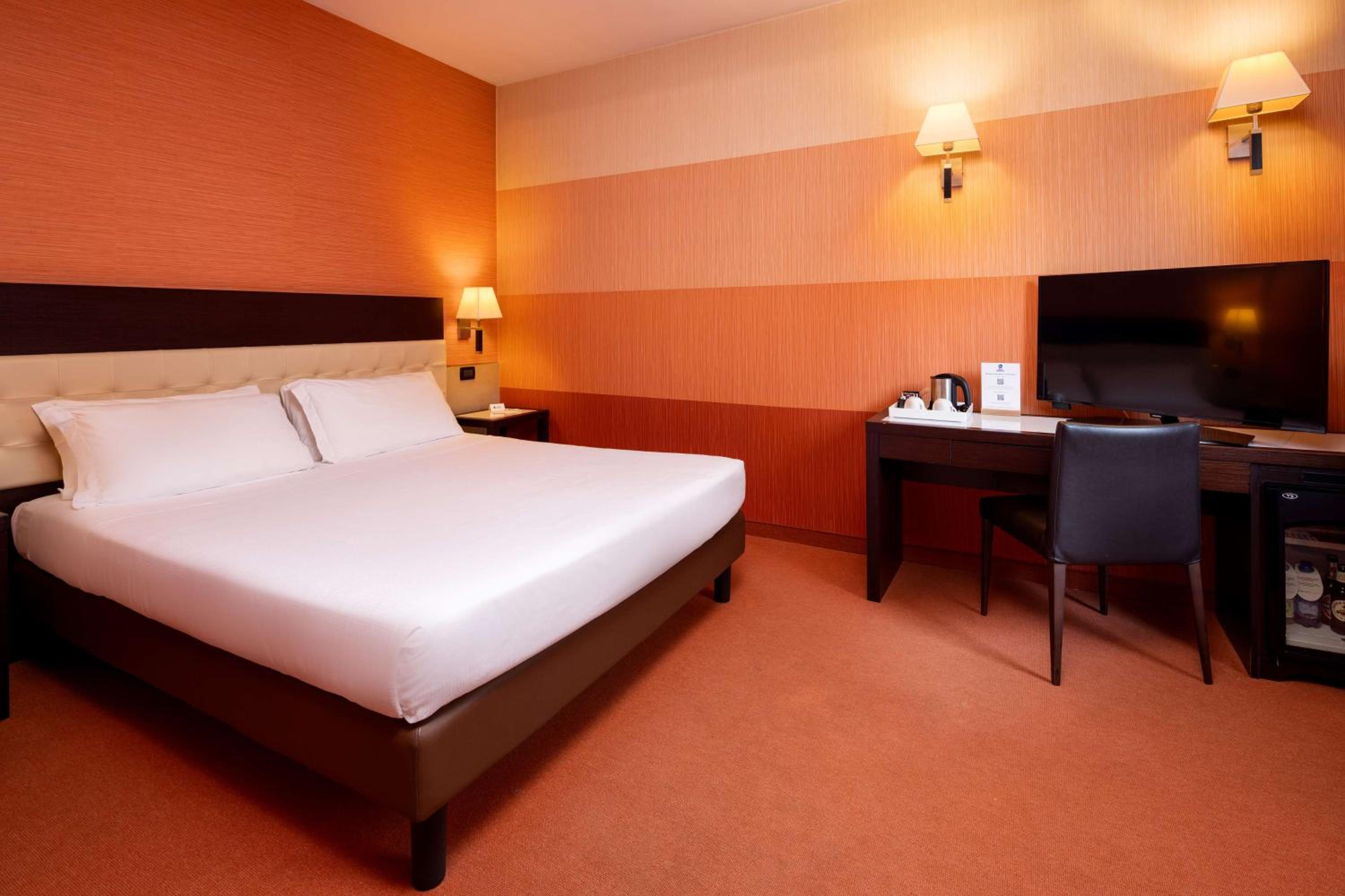 Standard King Room - Photo 1