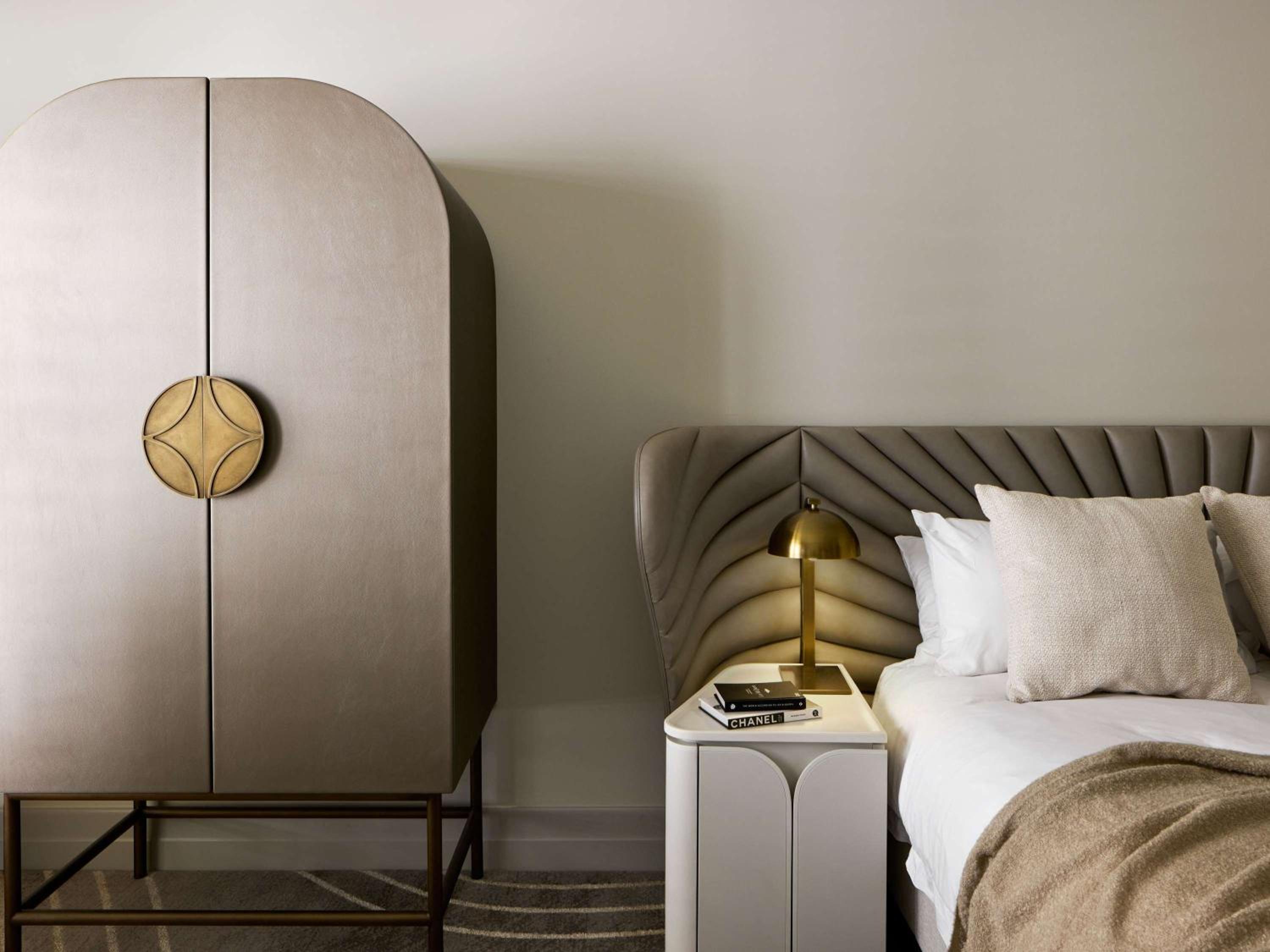 Deluxe King Room - Photo 1