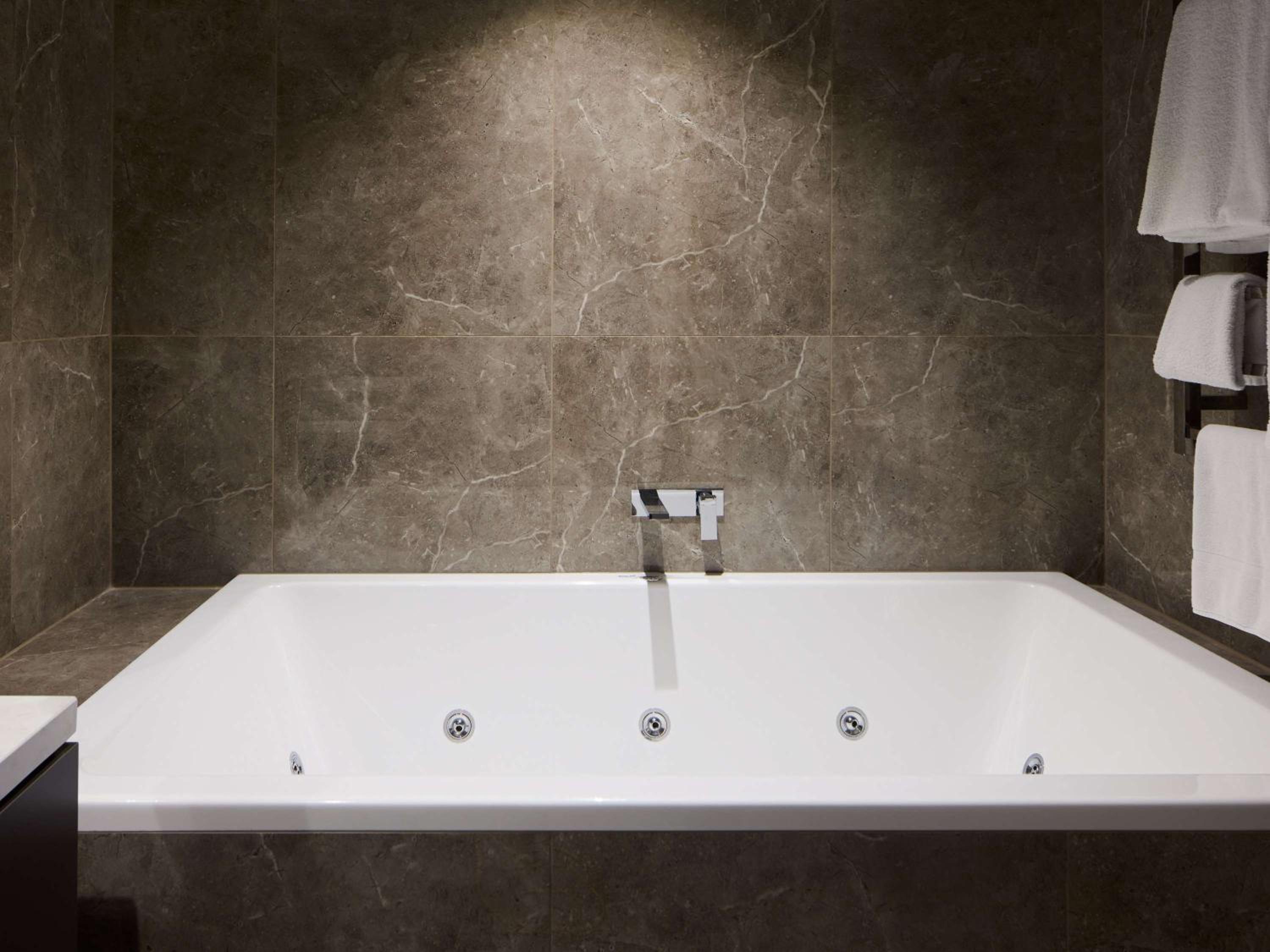 North Terrace Studio Suite - Photo 15
