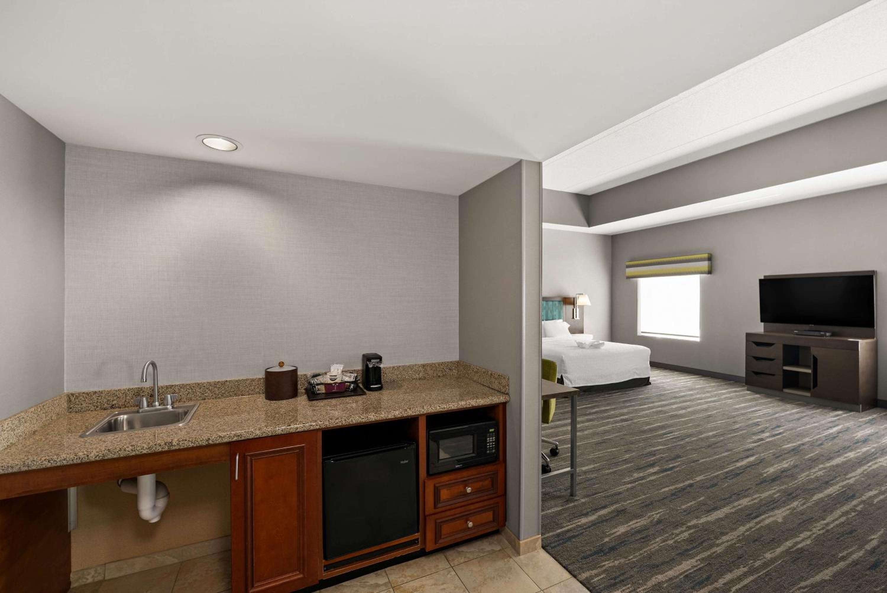 King Studio Suite with Sofa Bed - Non-Smoking