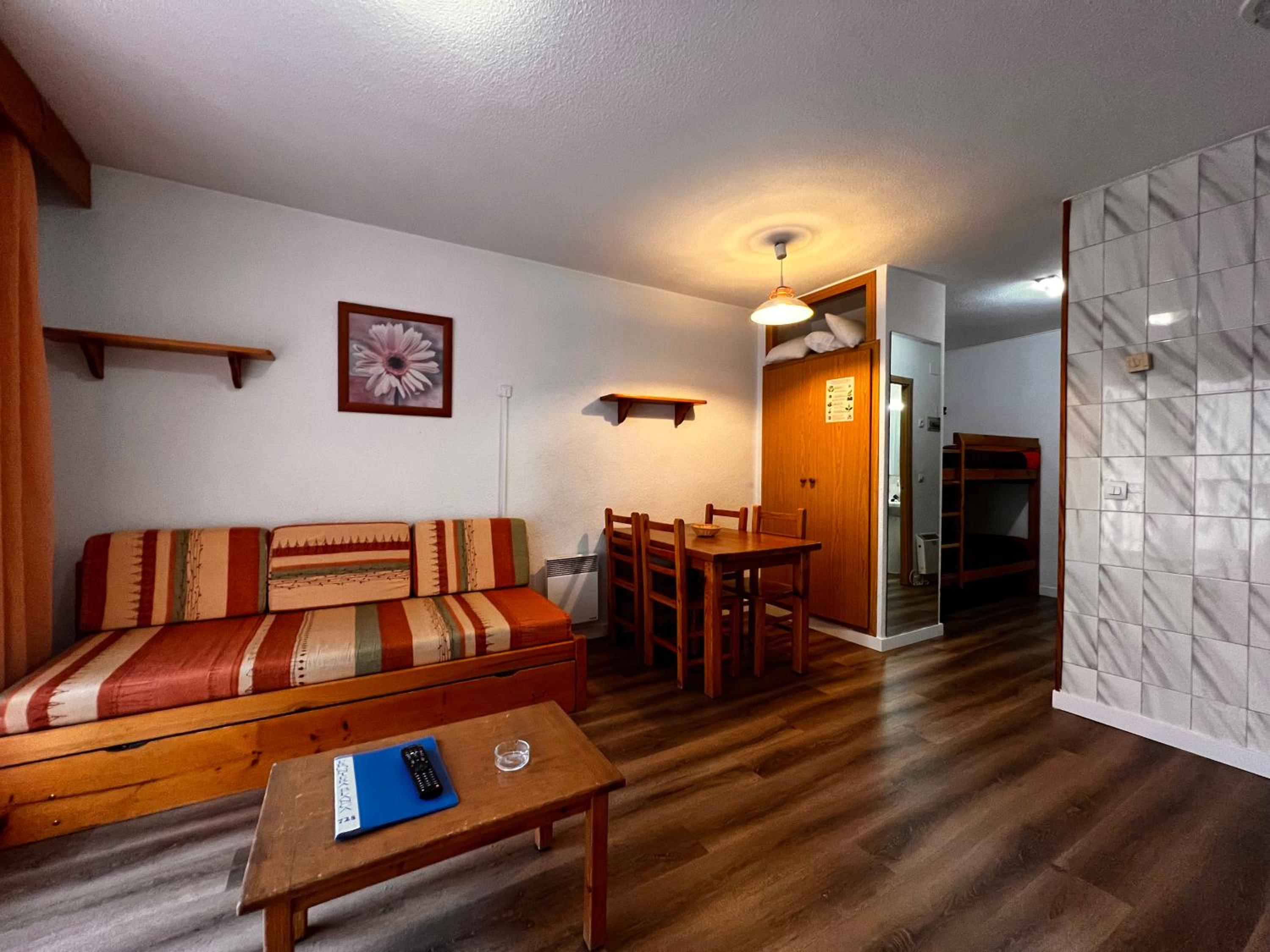 Studio (2-4 Adults)