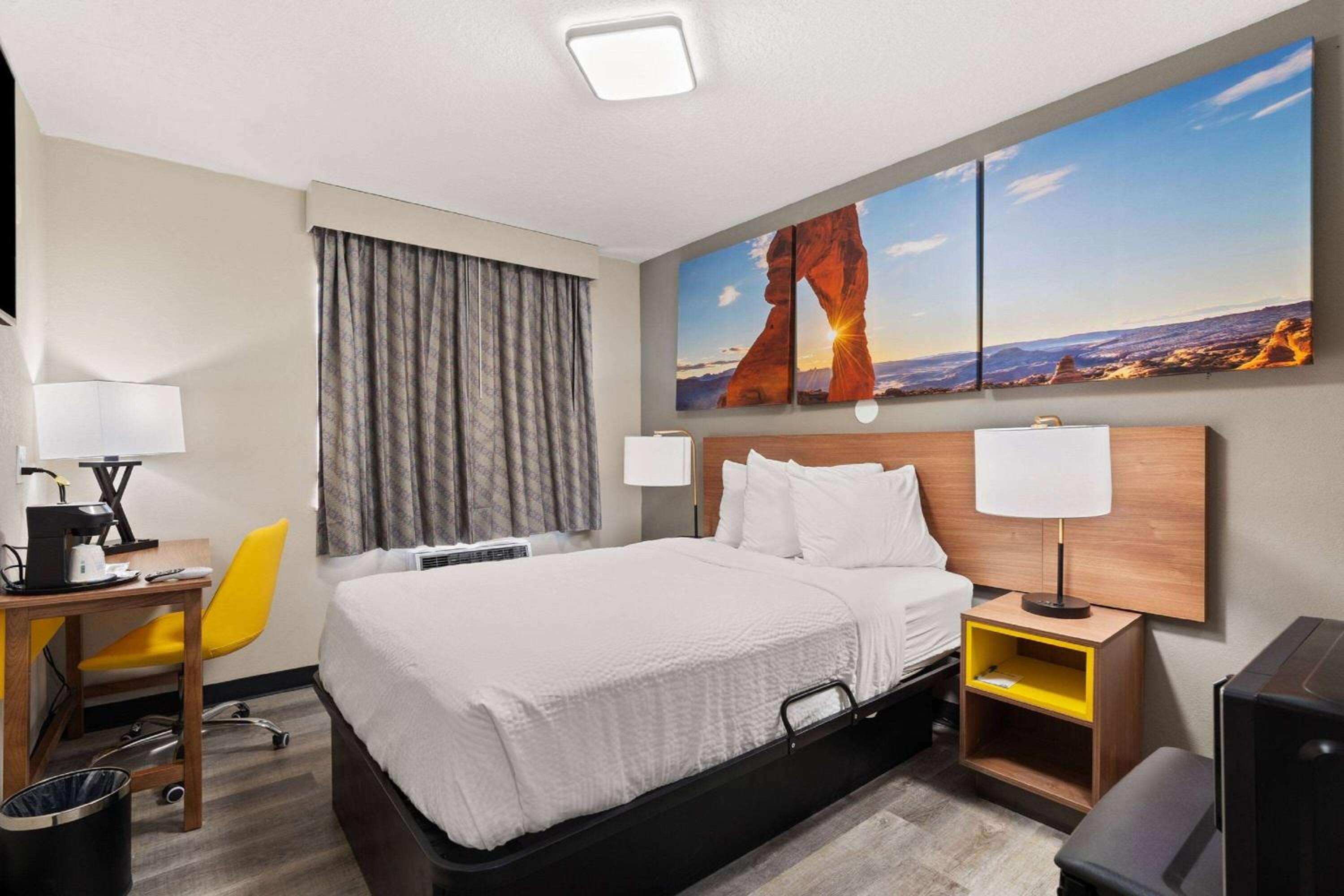 Double Room - Non-Smoking - Photo 1