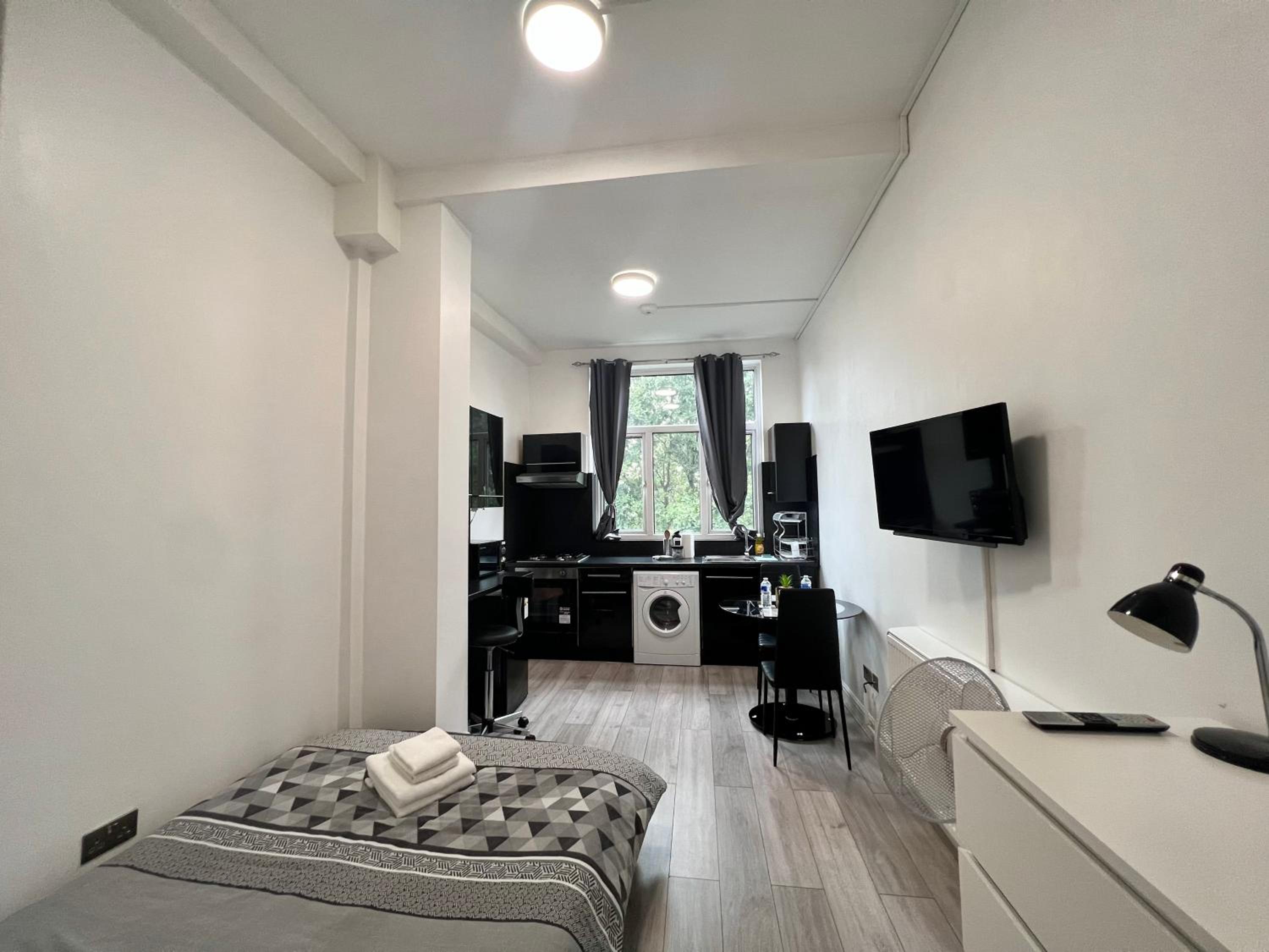 One-Bedroom Apartment photo 3