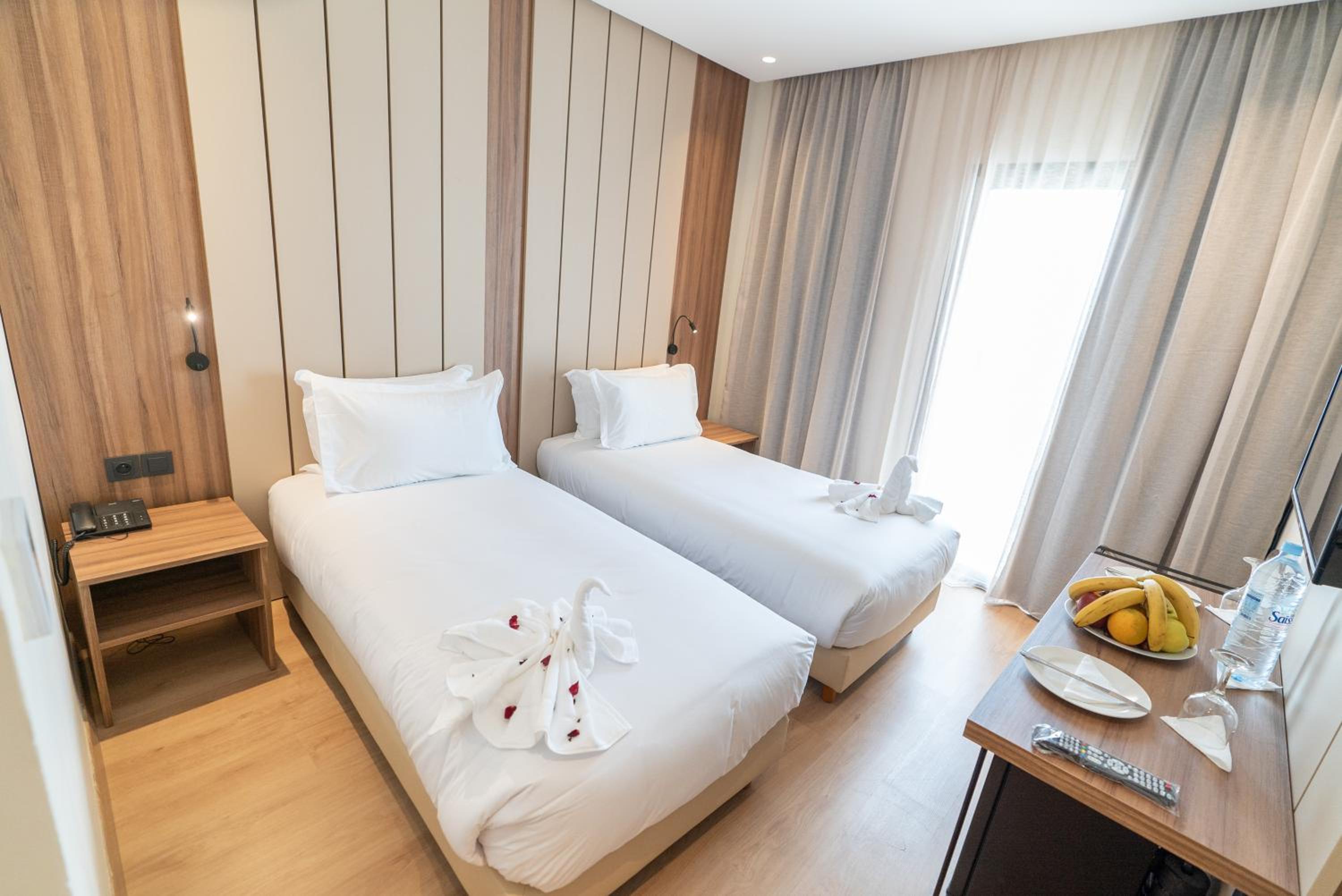 Twin Room - Photo 3