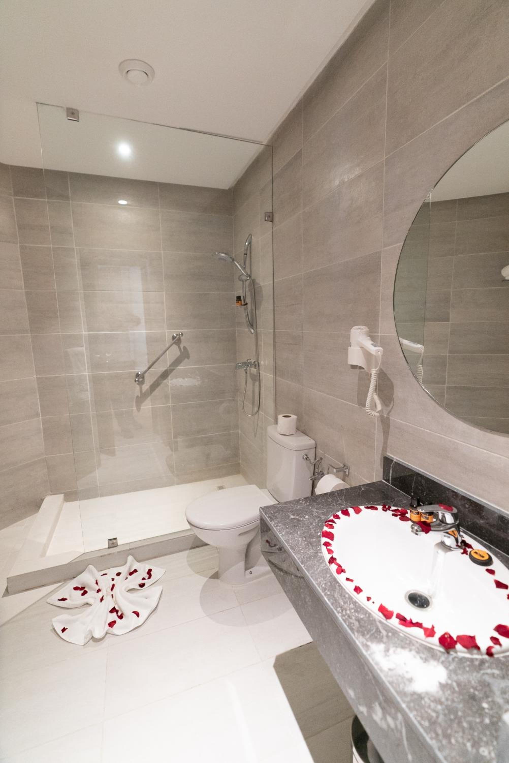 Double Room - Photo 2