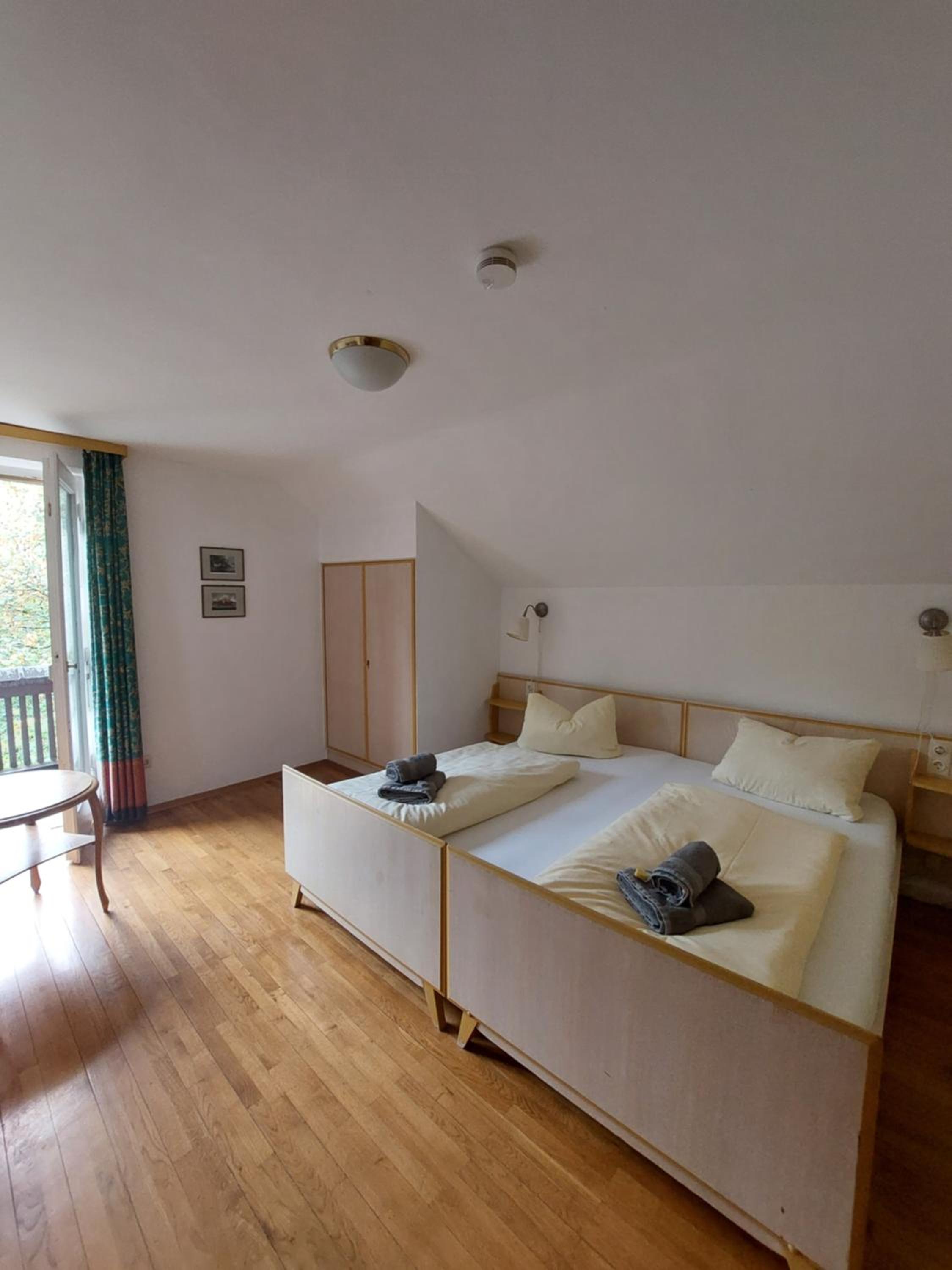 Apartment with Balcony photo 2