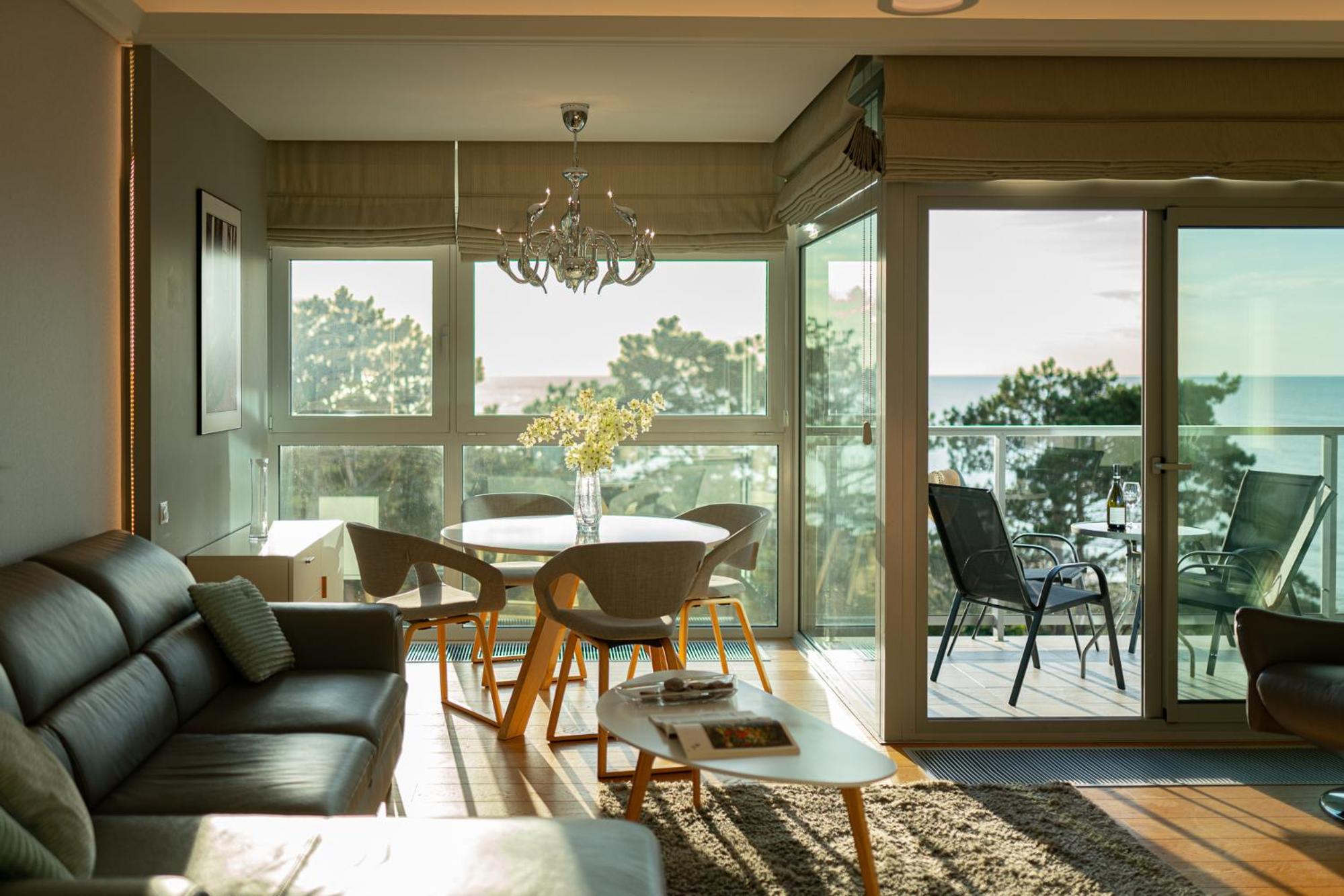 One-Bedroom Apartment with Side Sea View VI