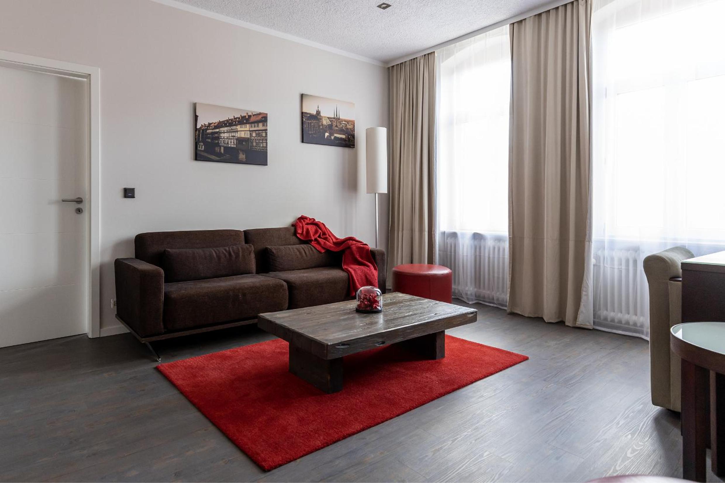 Two-Bedroom Apartment - Photo 2