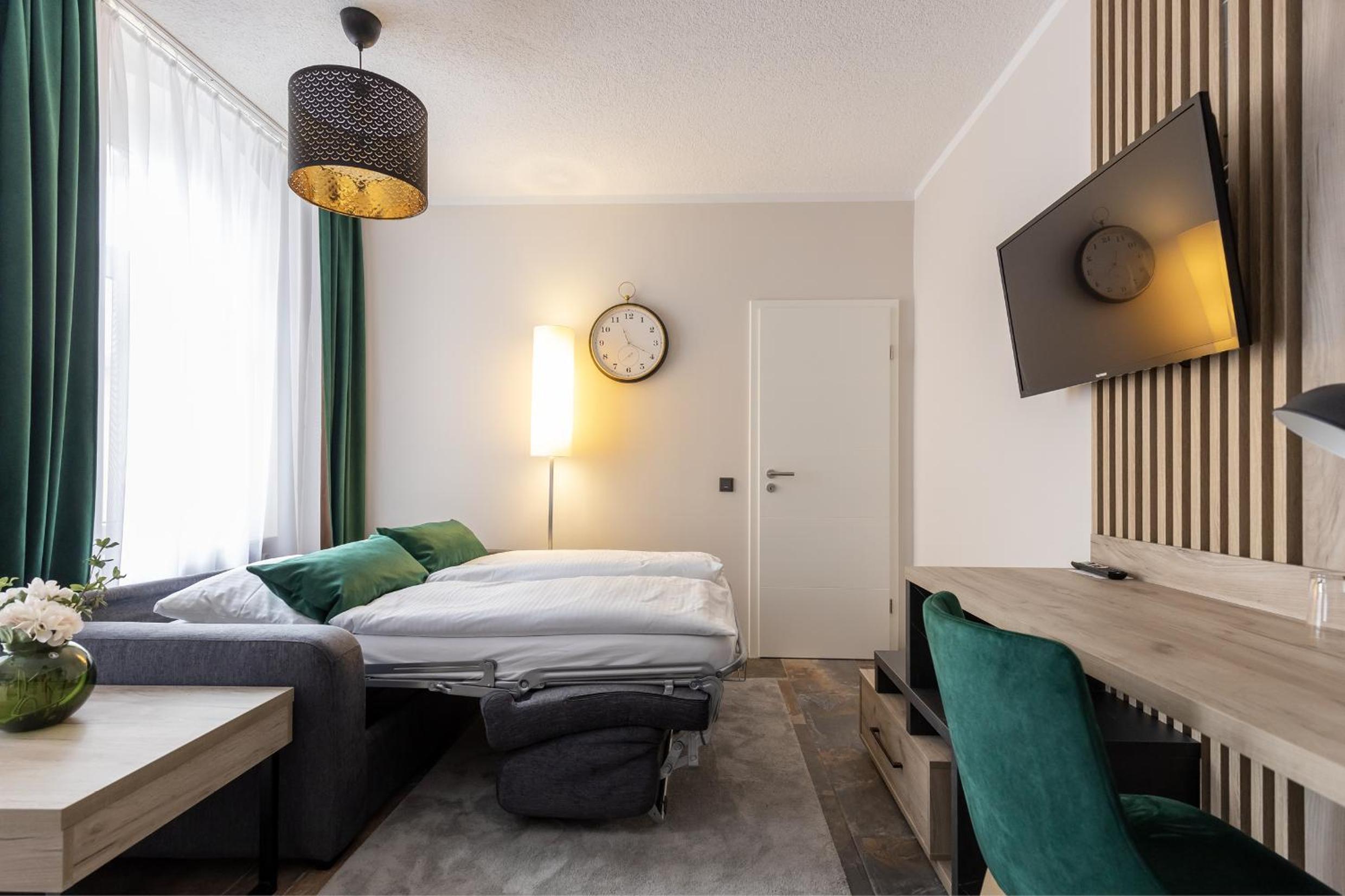 One-Bedroom Apartment - Photo 4