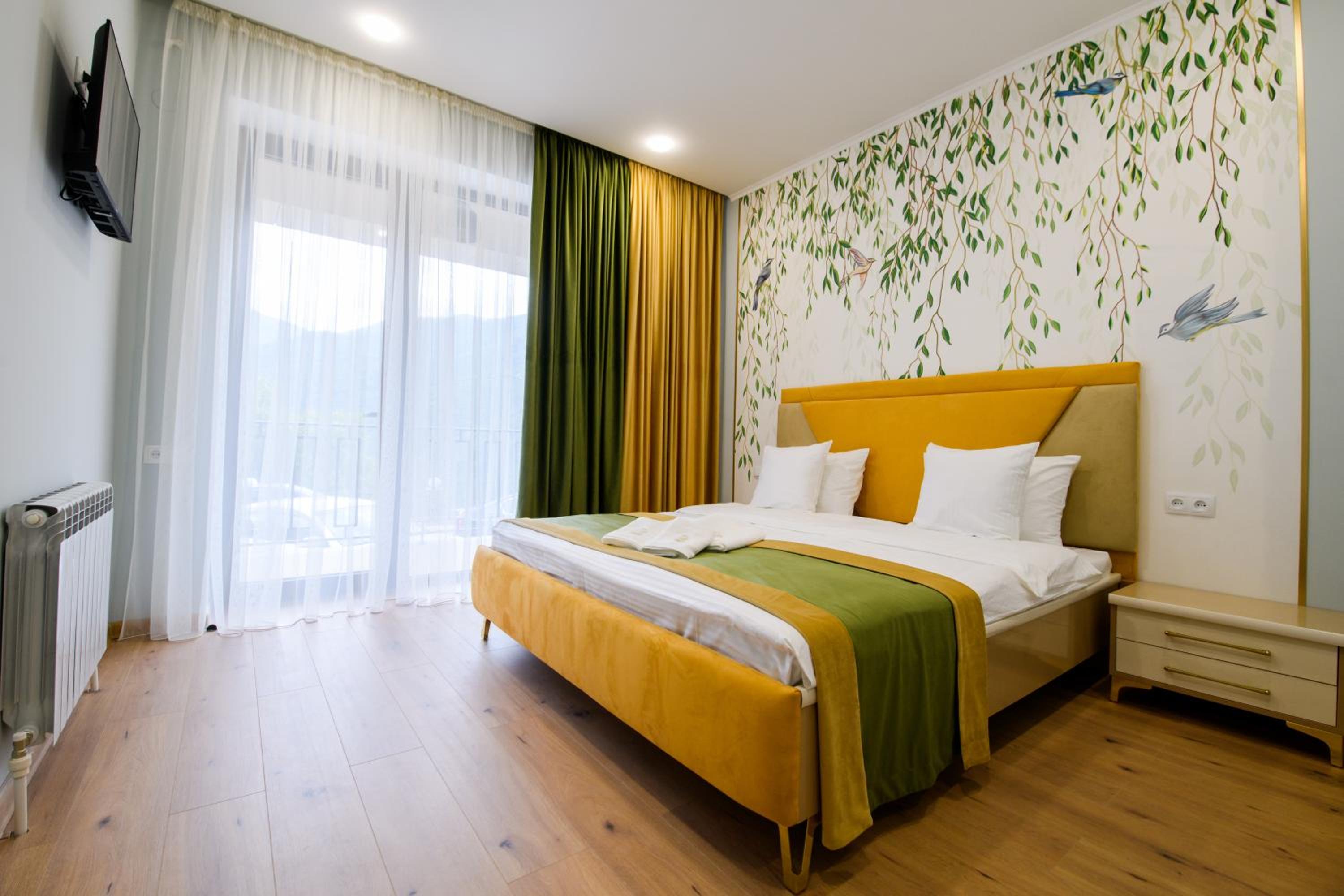 Double Room with Mountain View