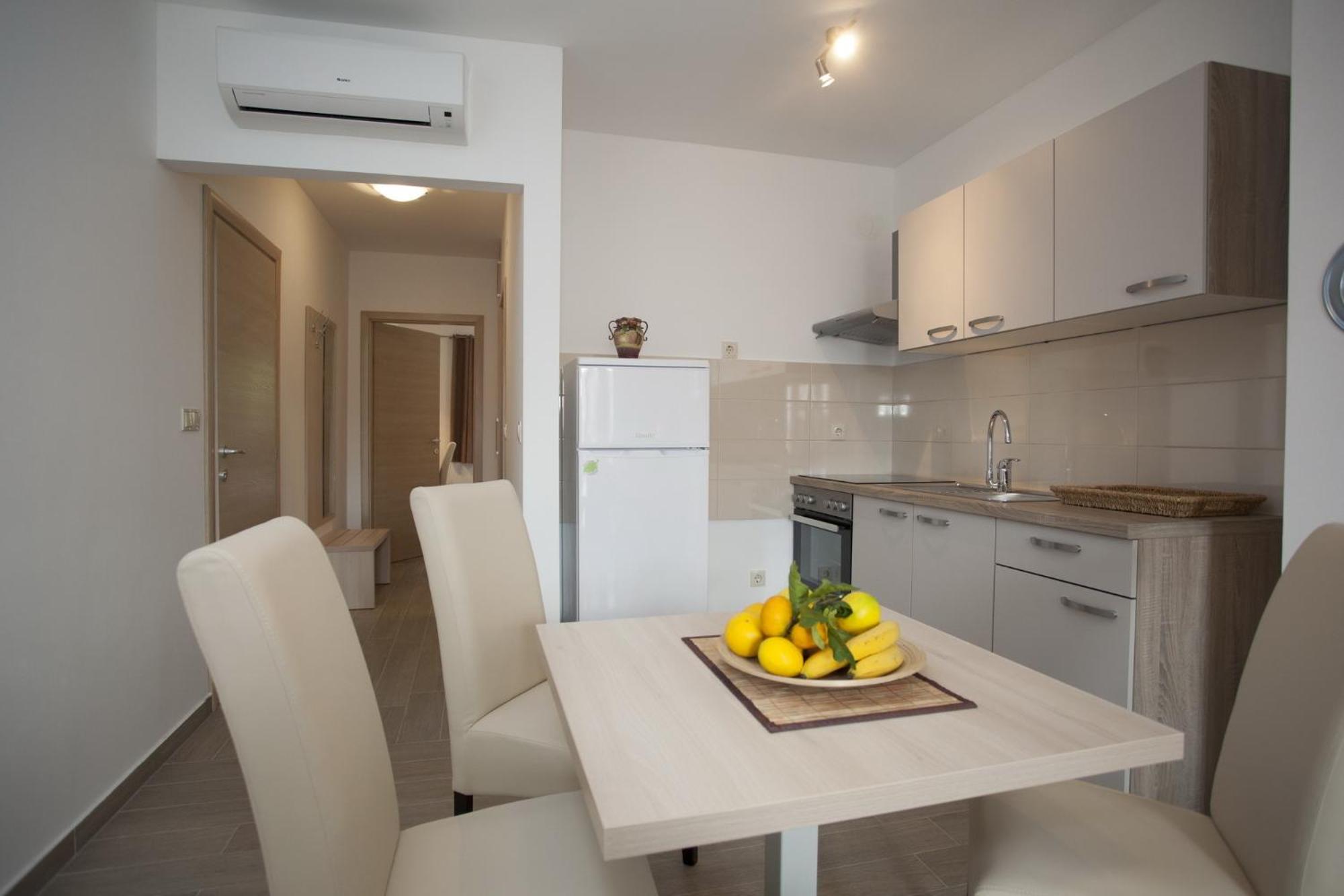 One-Bedroom Apartment - Photo 8