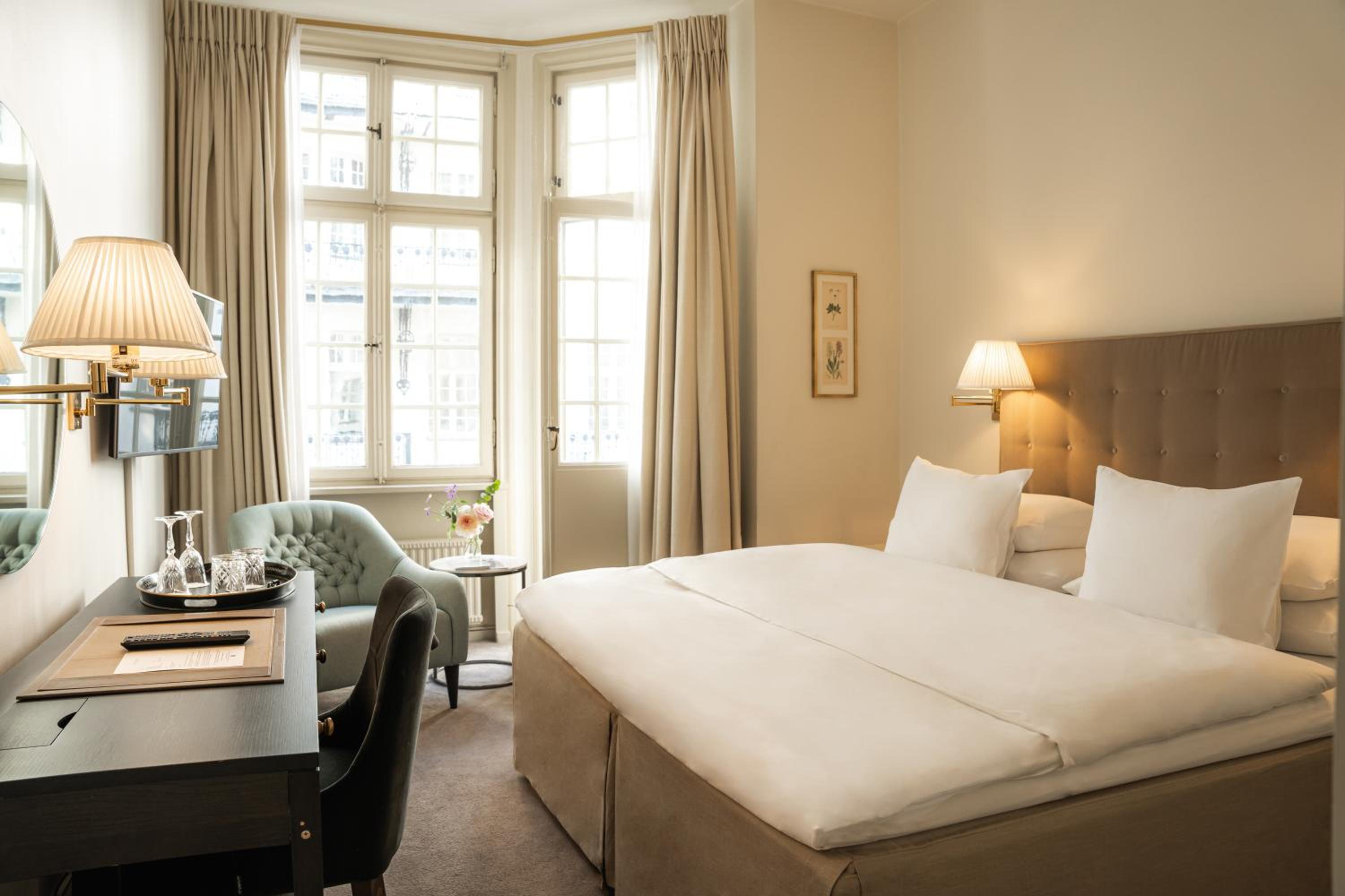 Superior Balcony Room - Photo 1