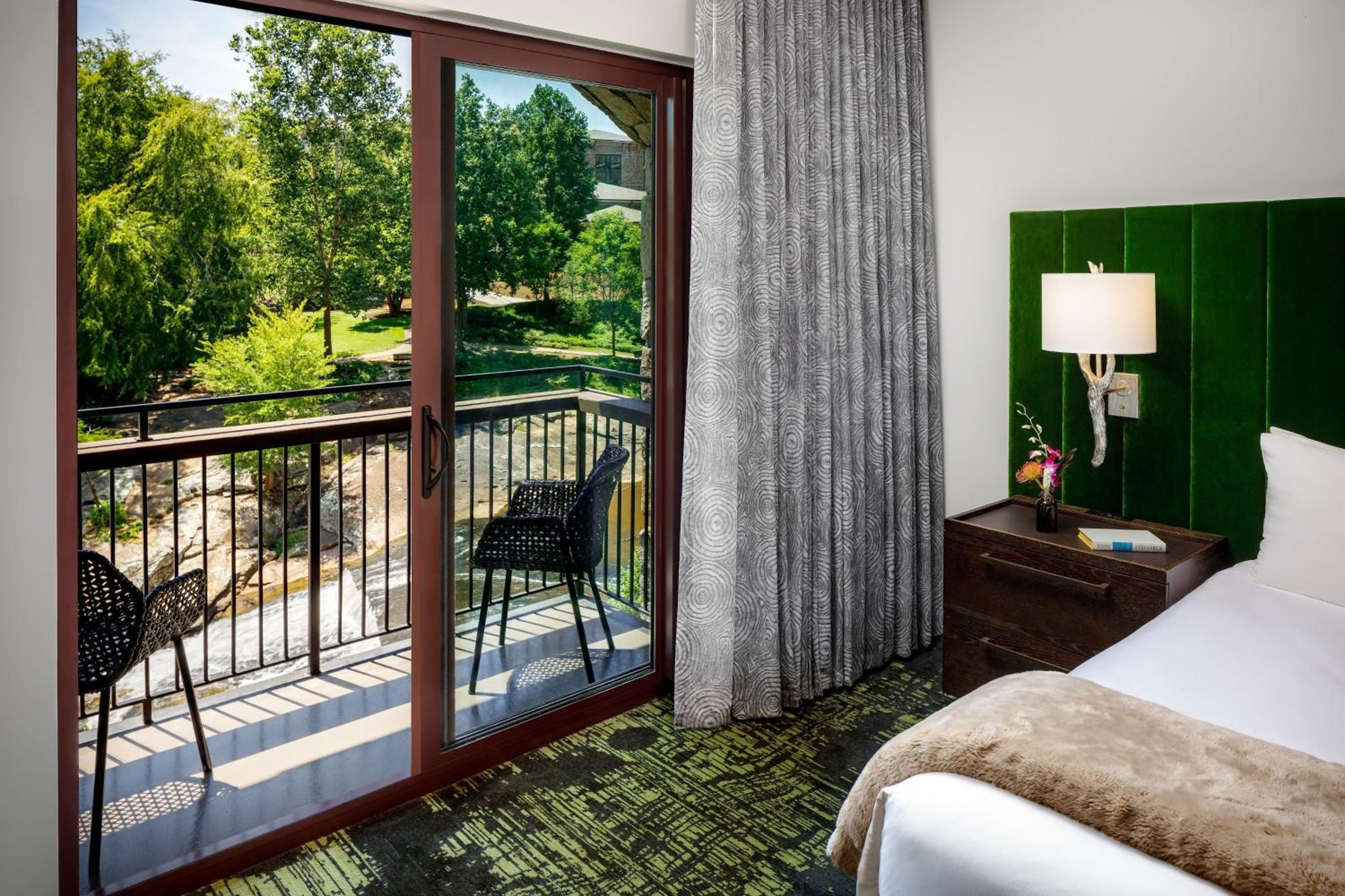 Queen Room with Two Queen Beds and Balcony - Photo 3