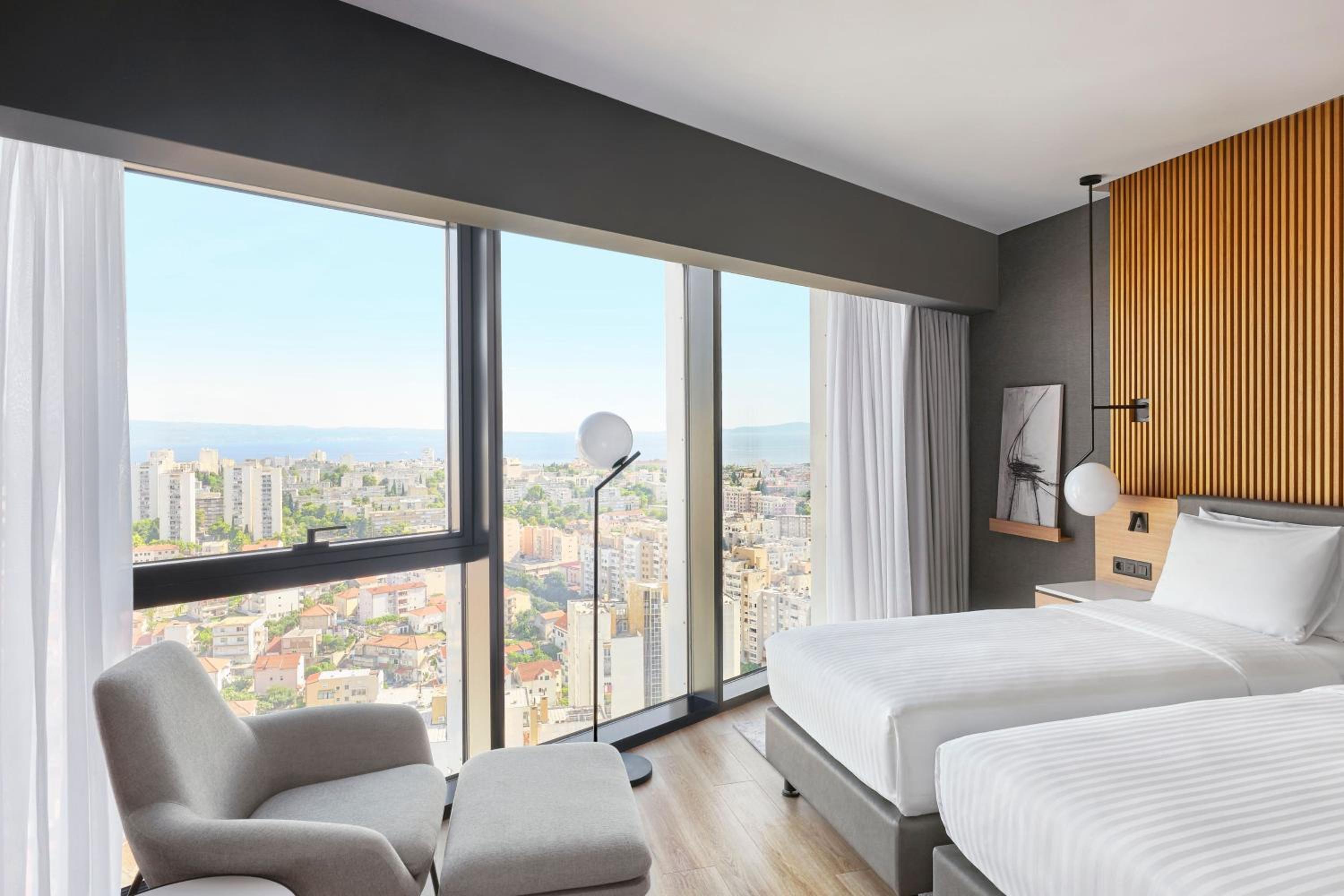Superior Twin Room with Sea view - Photo 2