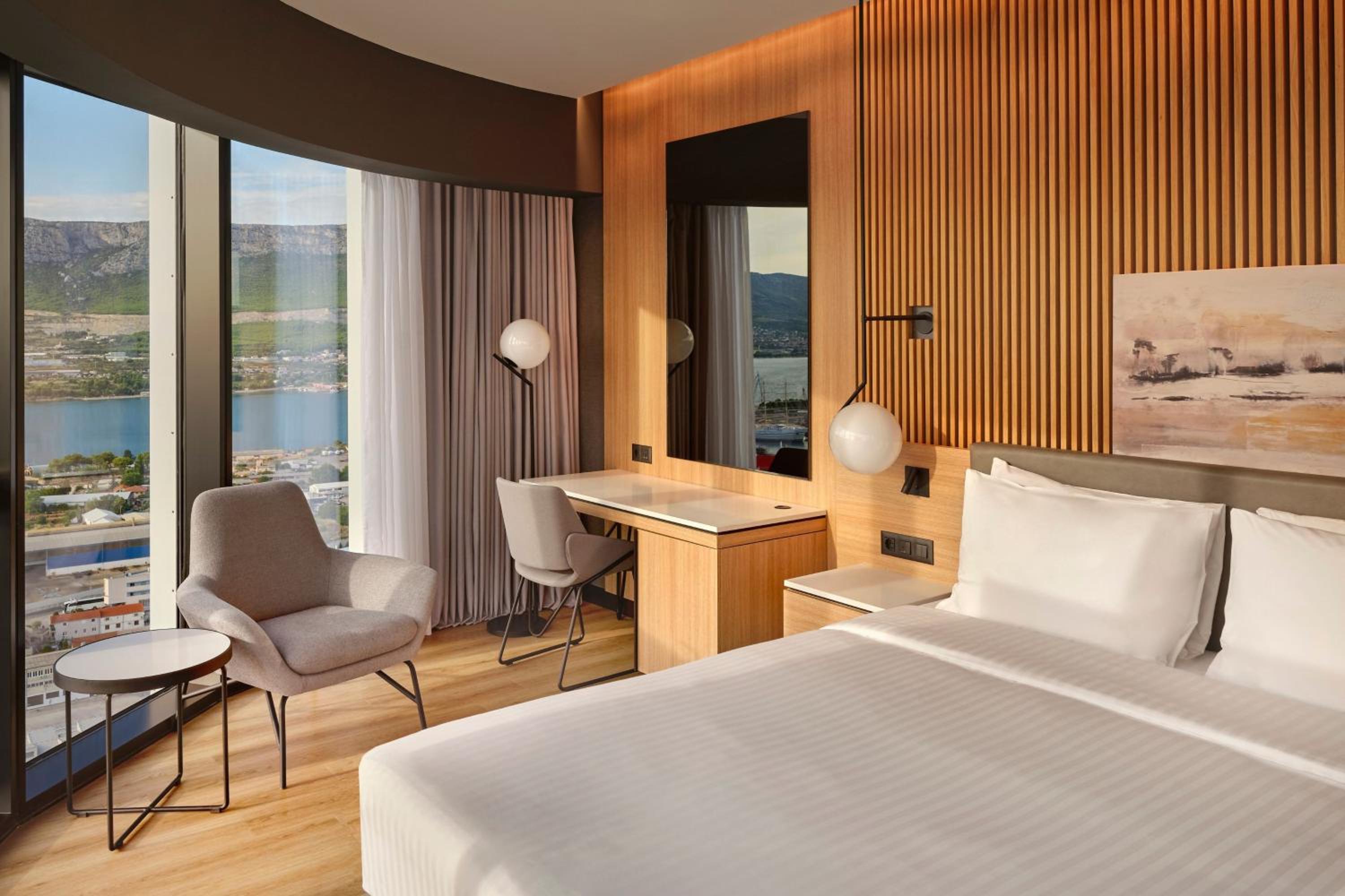 Premium King Room with Sea View - Corner - Photo 7