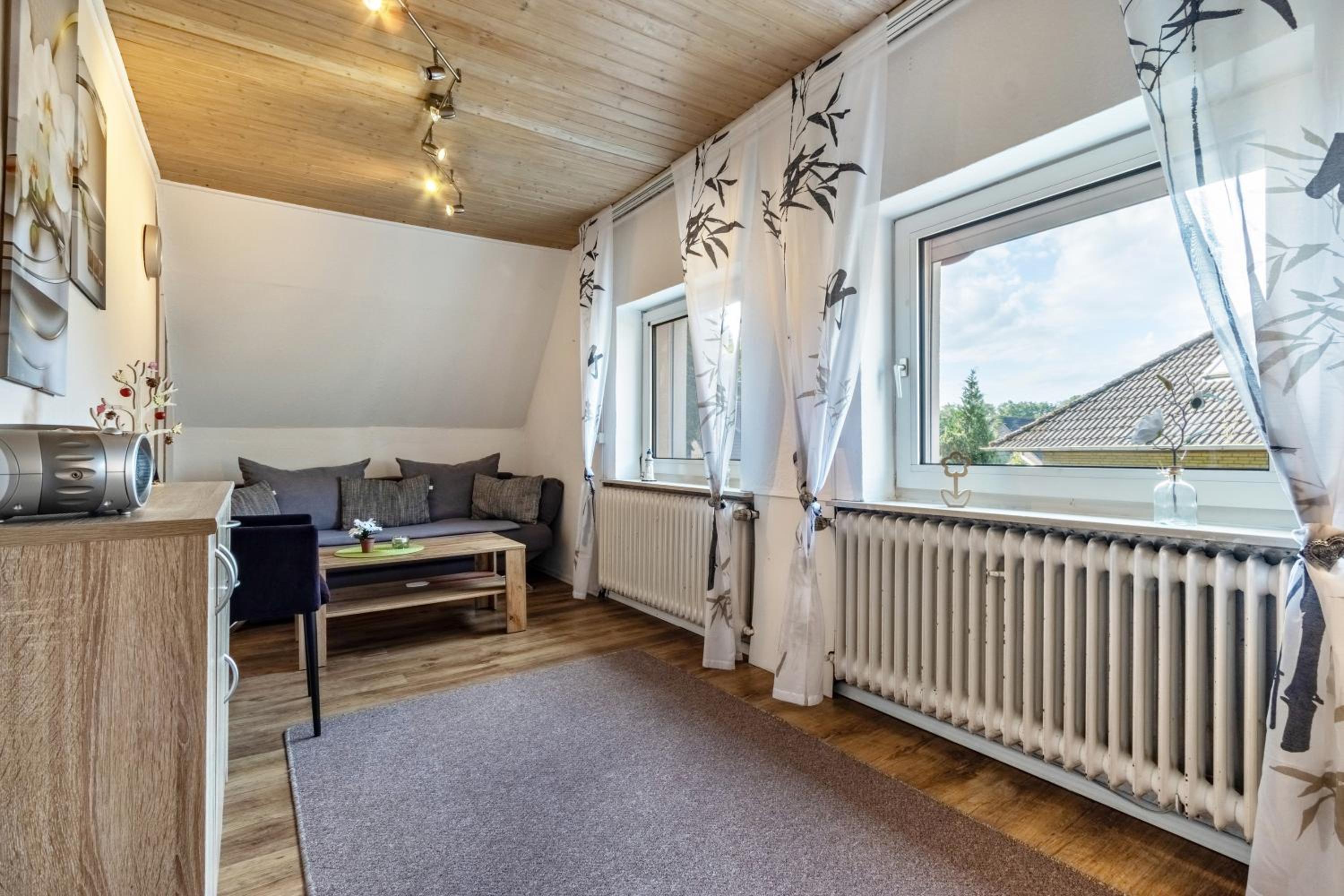 One-Bedroom Apartment with Garden photo 2